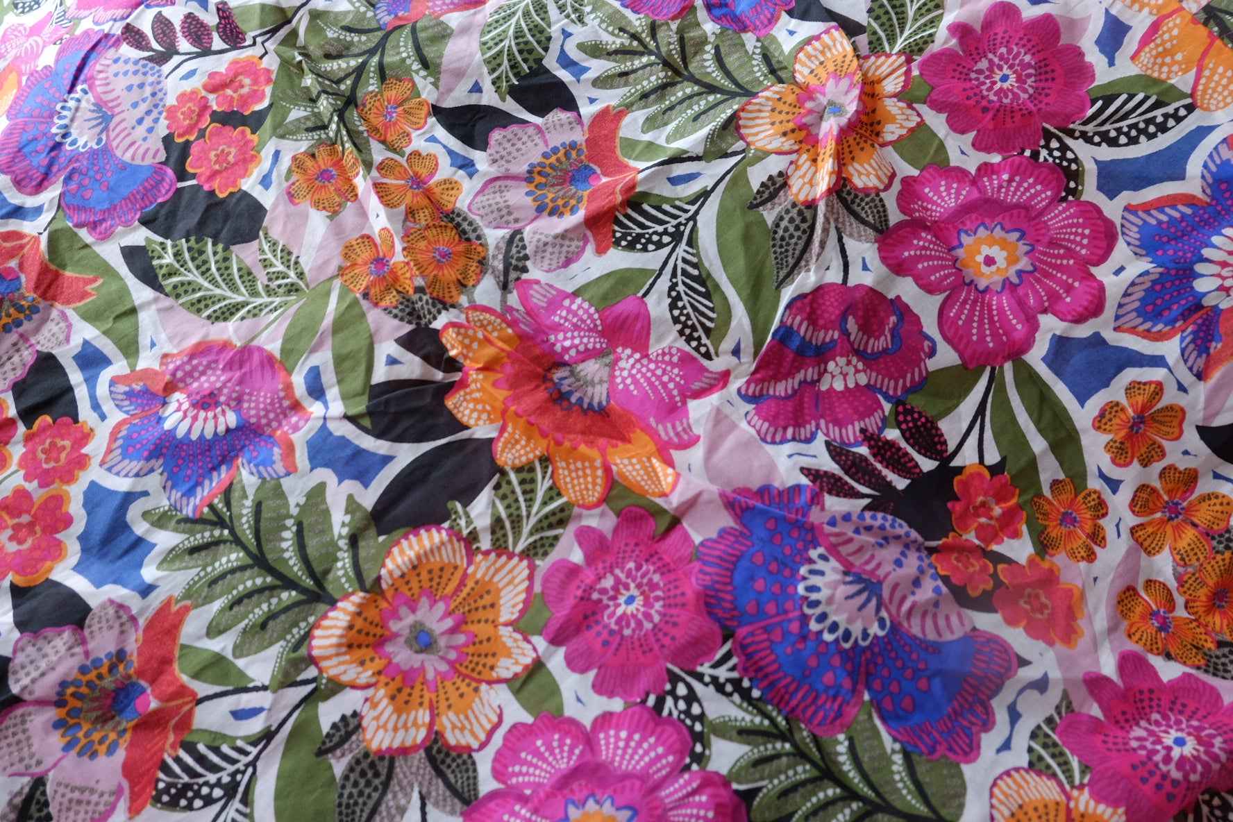 Bright Tropical Floral Lightweight Cotton Fabric -2.2 yd