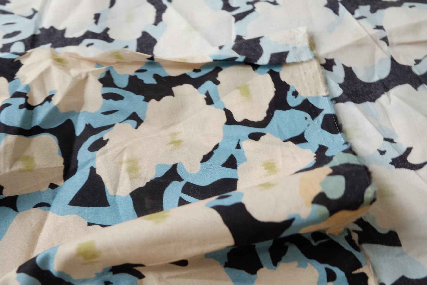 Graphic Blue Poppy Cotton Fabric, Lightweight 60s Cotton, 1.97 Yards