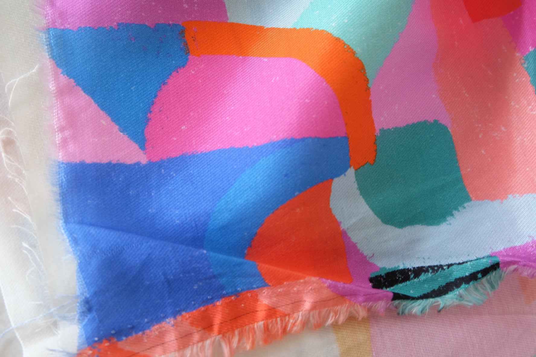 Bold Abstract Rayon Cotton Twill Fabric – 2 yd