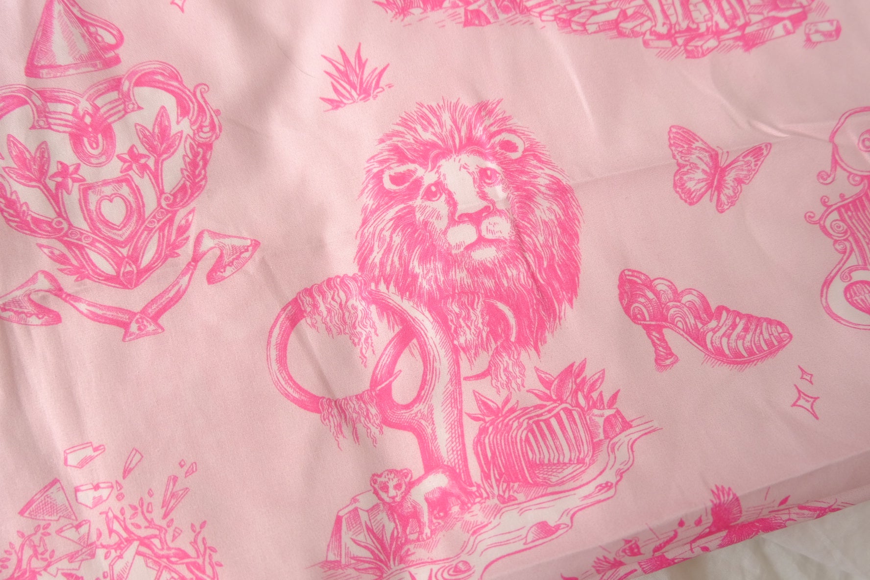 Pink Lion Print Dense Cotton Poplin 2.2 Yards