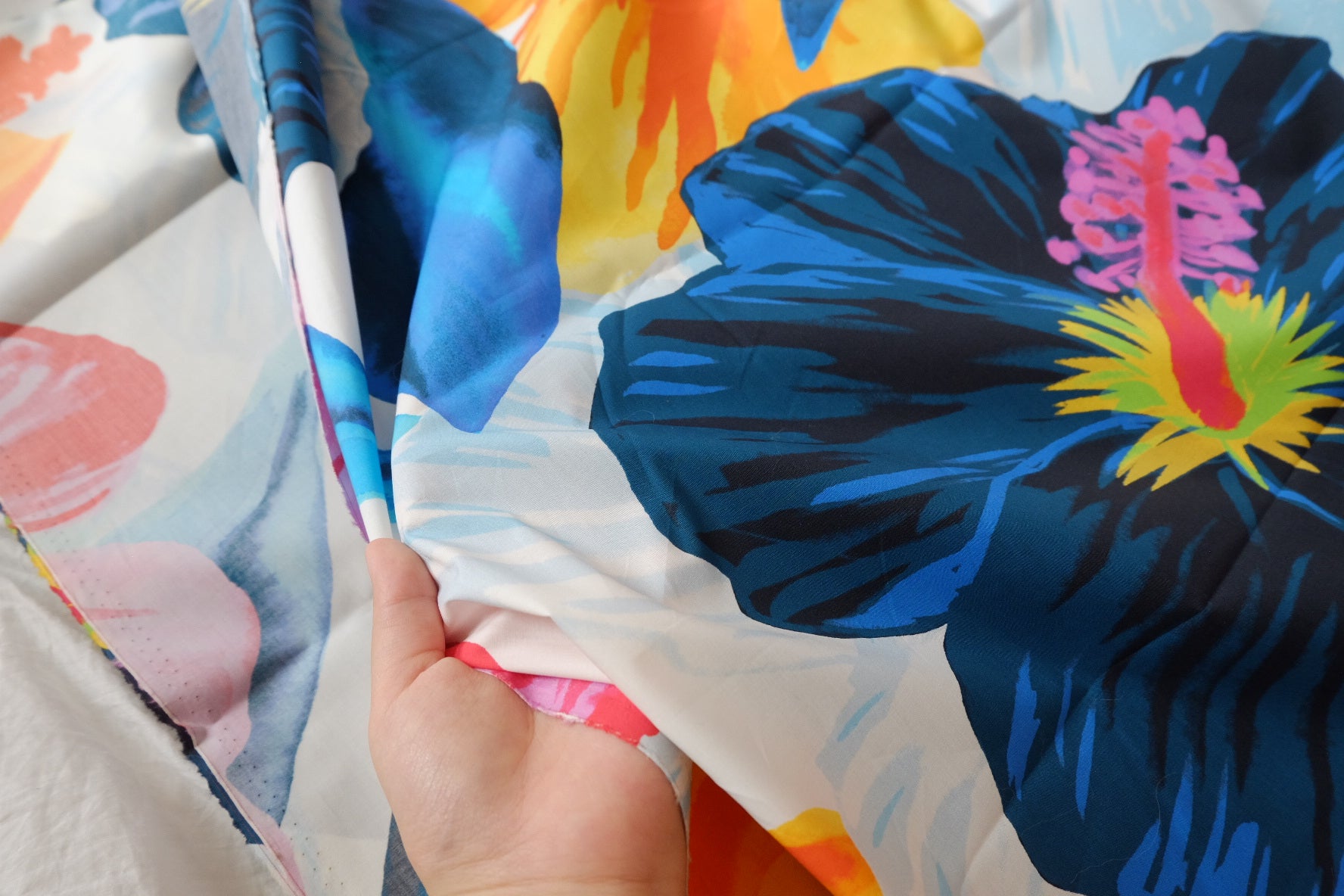 Bold Tropical Floral Cotton Poplin Fabric — 2.2 yd