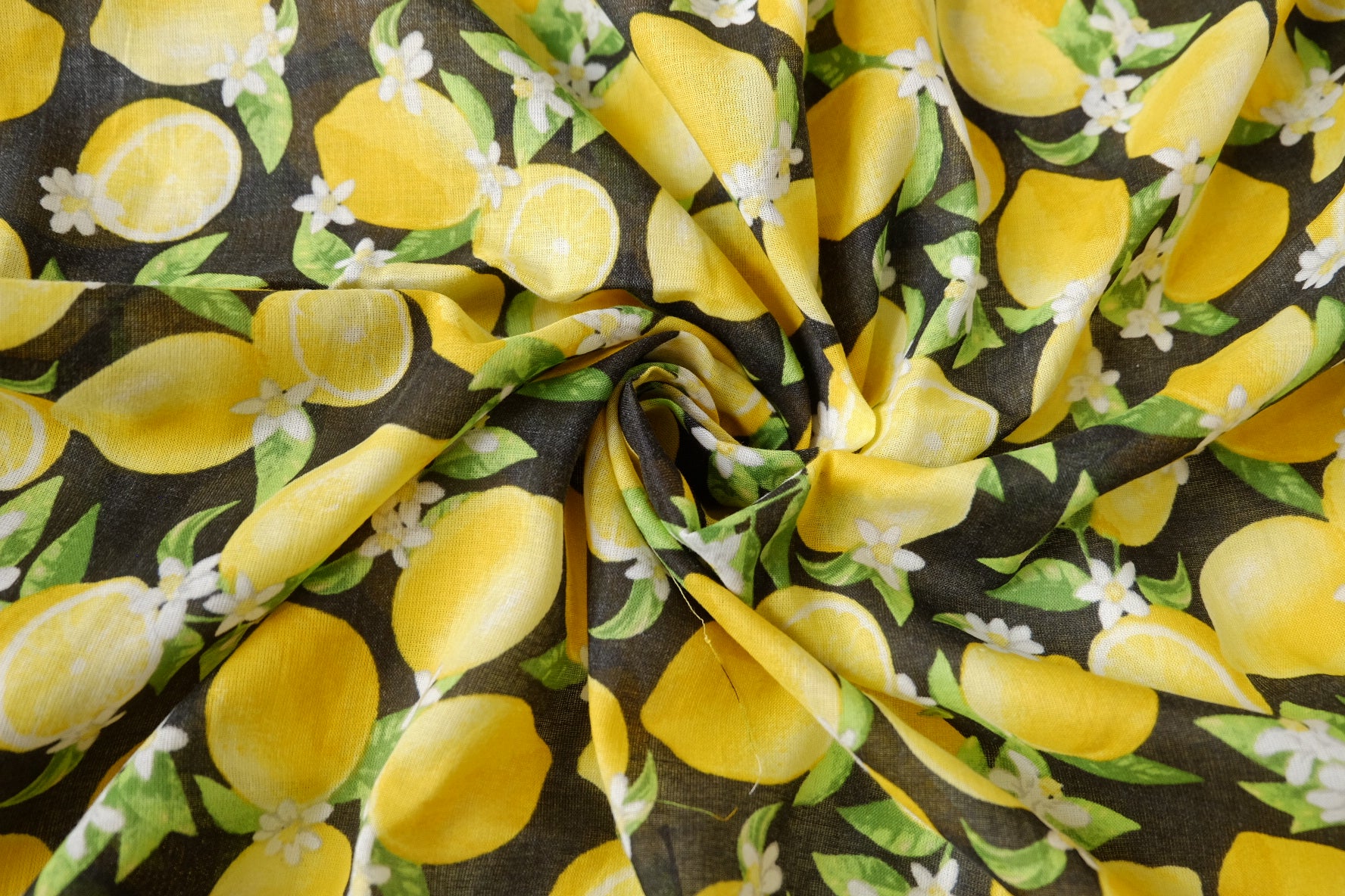 Lemon Print Lightweight Cotton Fabric, 3.28 Yards