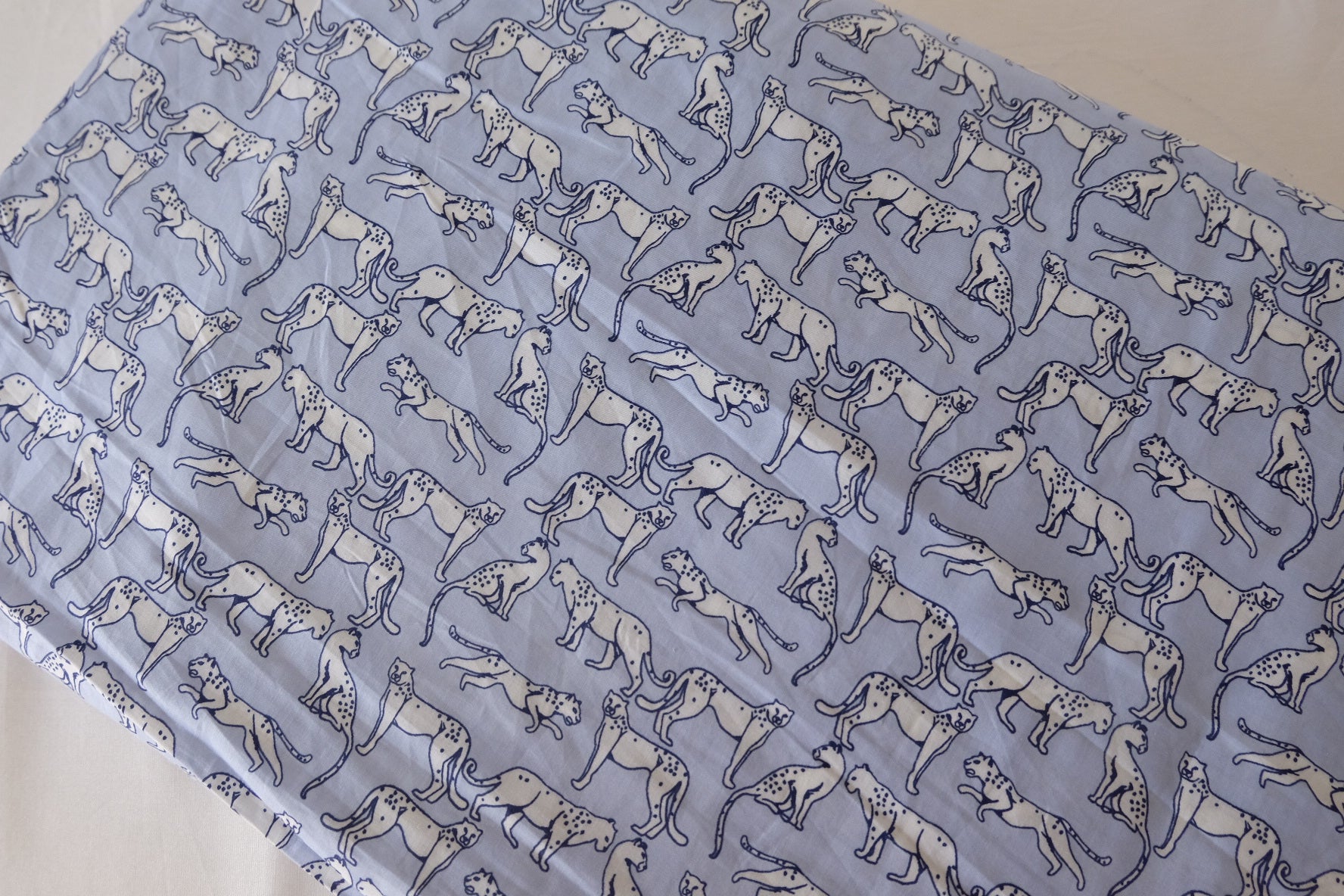 Cheetah Line Drawing 60s Cotton Poplin Fabric – 2.2 yd