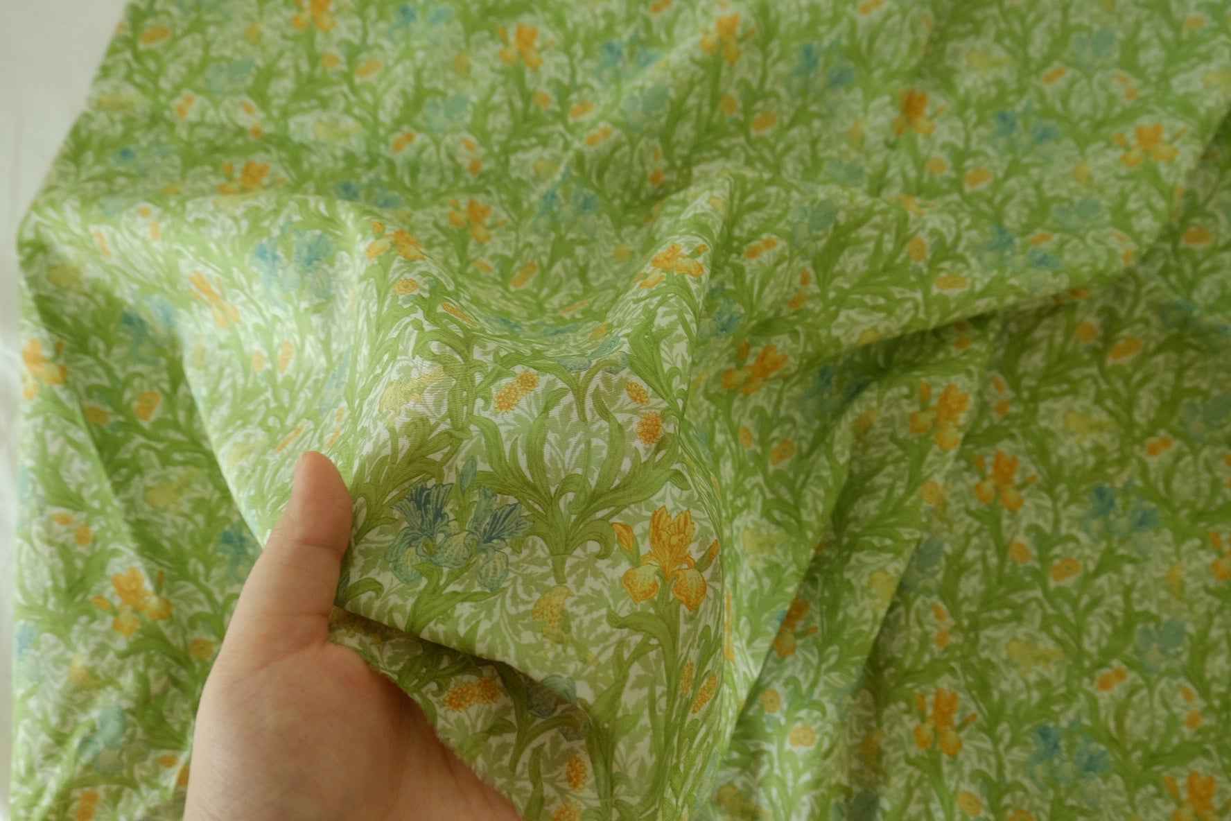 Green Botanical 100s Cotton Lawn Fabric – 3.3 yd