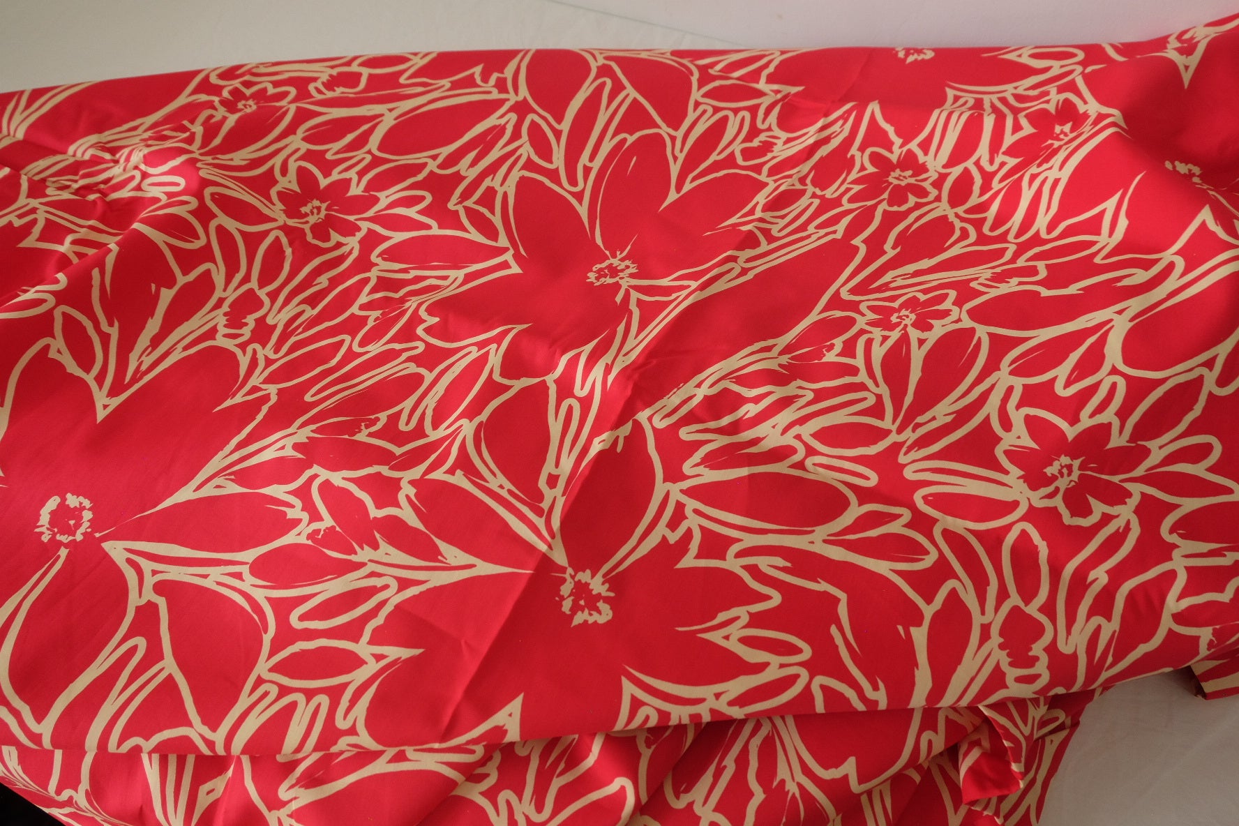 Coral Line Floral Cotton Lawn – 3.3 yd