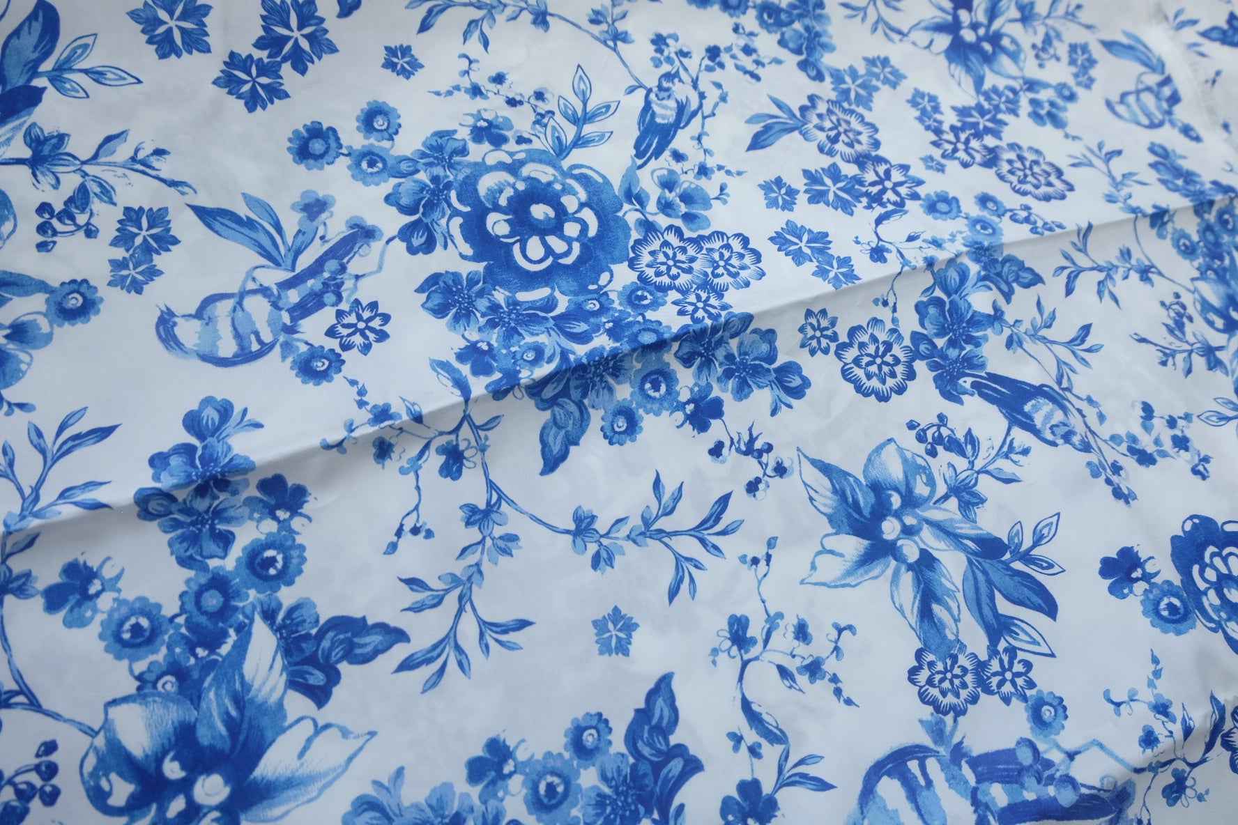 Blue Porcelain Floral High-Count Cotton Poplin Fabric - 3.28 yd