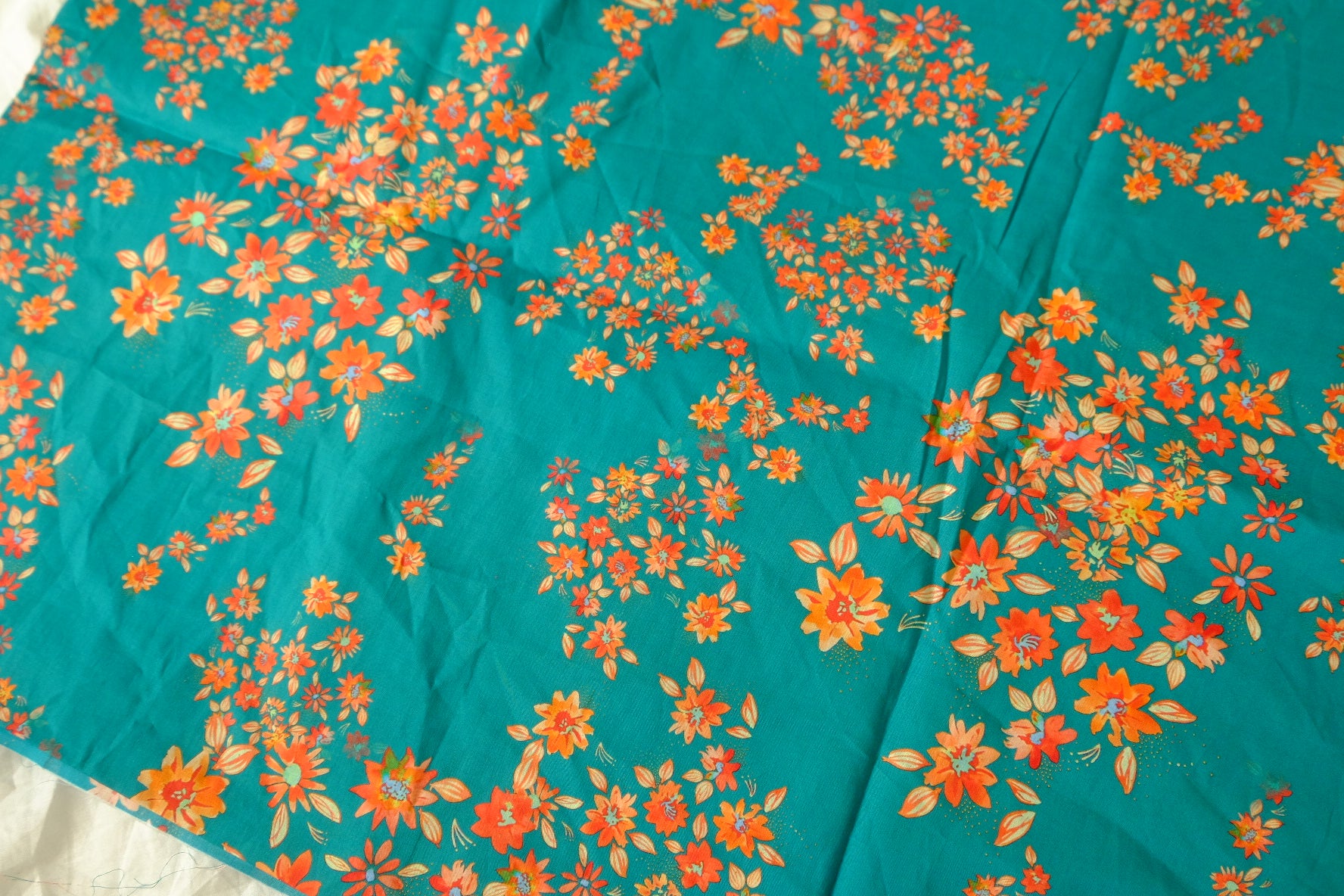 Vibrant Floral 80s Cotton Lawn (3.3 Yards)