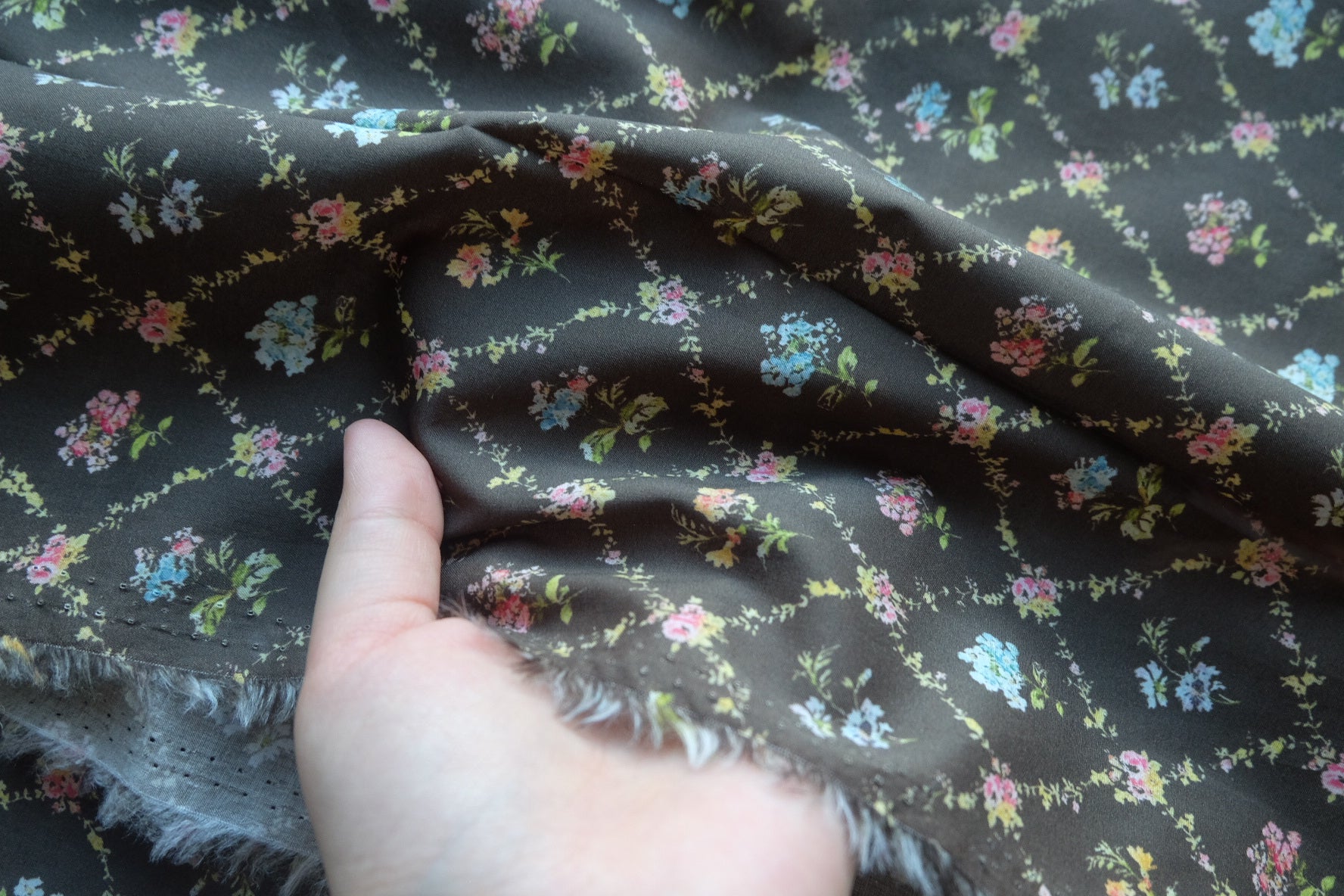 Ditsy Floral Grid Cotton Lawn – 2.7 yd