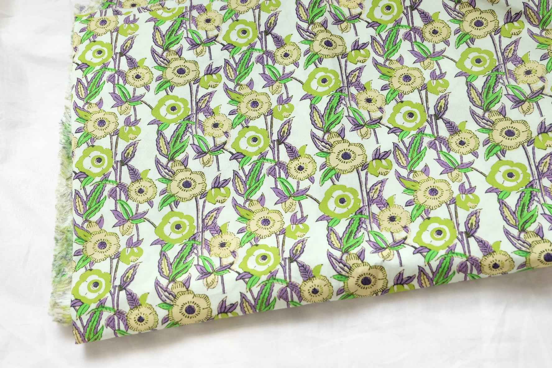 Green Vintage Floral Cotton Poplin Fabric, 60s Cotton Shirting Weight, 2.19 Yards