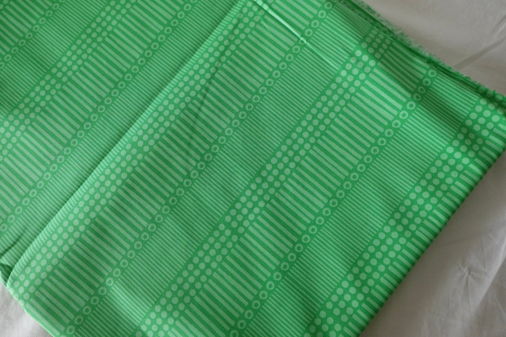 Fresh Green Geometric Cotton Poplin Fabric – 2.19 yd