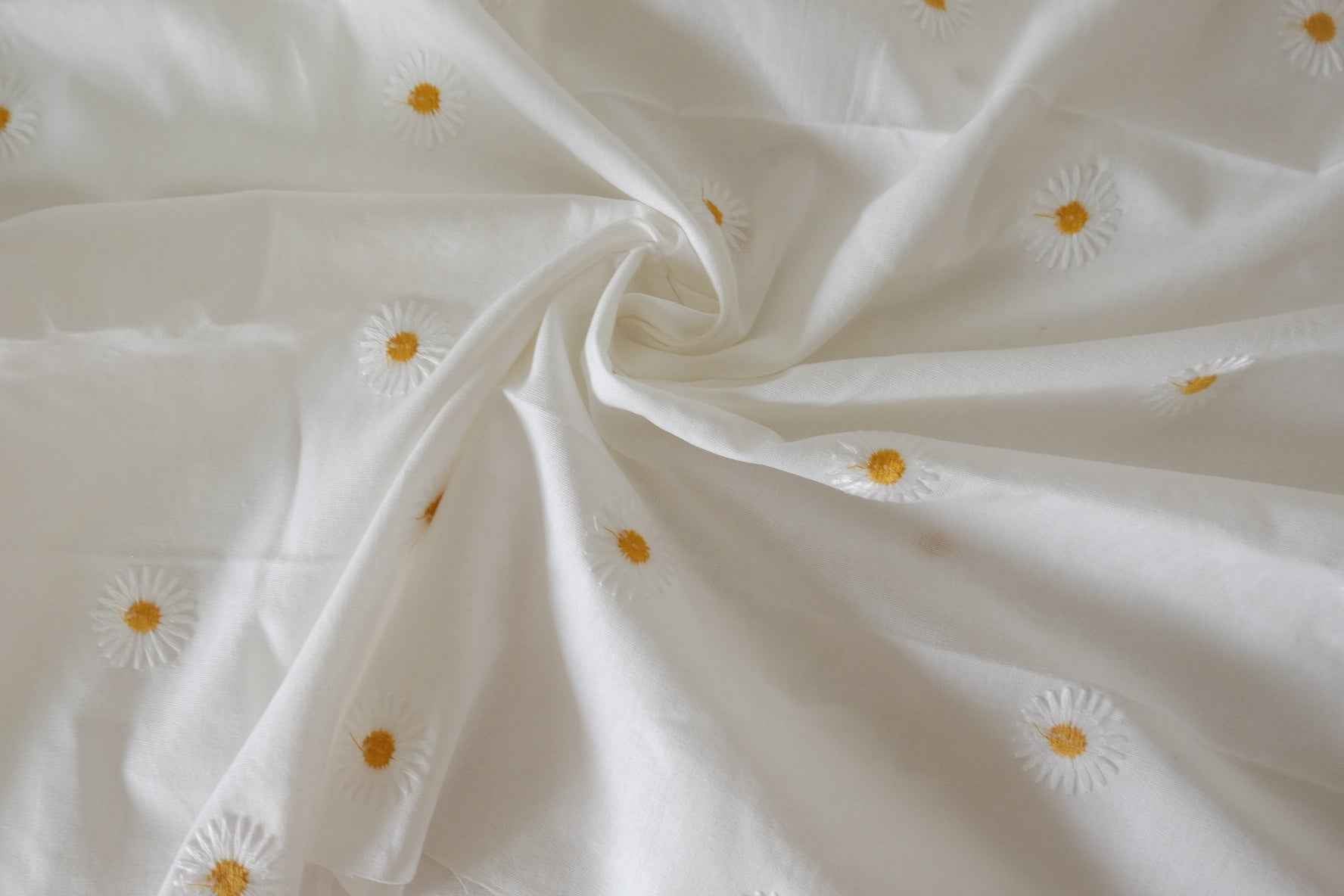 Daisy Embroidered Linen Cotton Blend — 1.64 yd