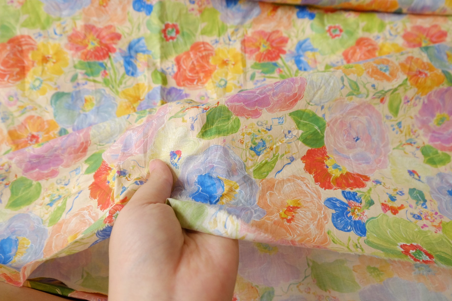 Painted Garden Cotton Lawn Fabric — 1.64 yd
