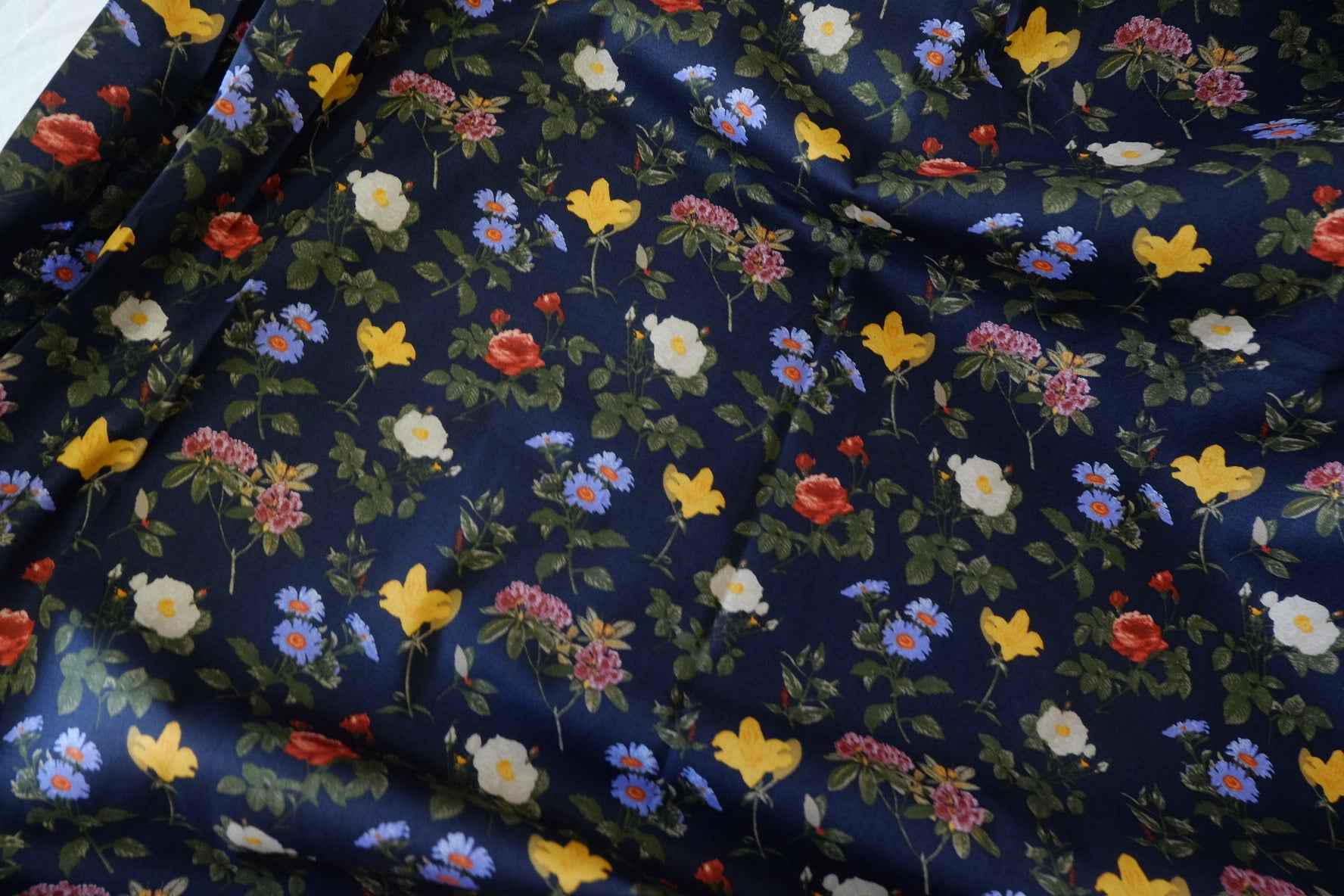 Navy Garden Floral 80s Cotton Poplin Fabric – 1.6 yd
