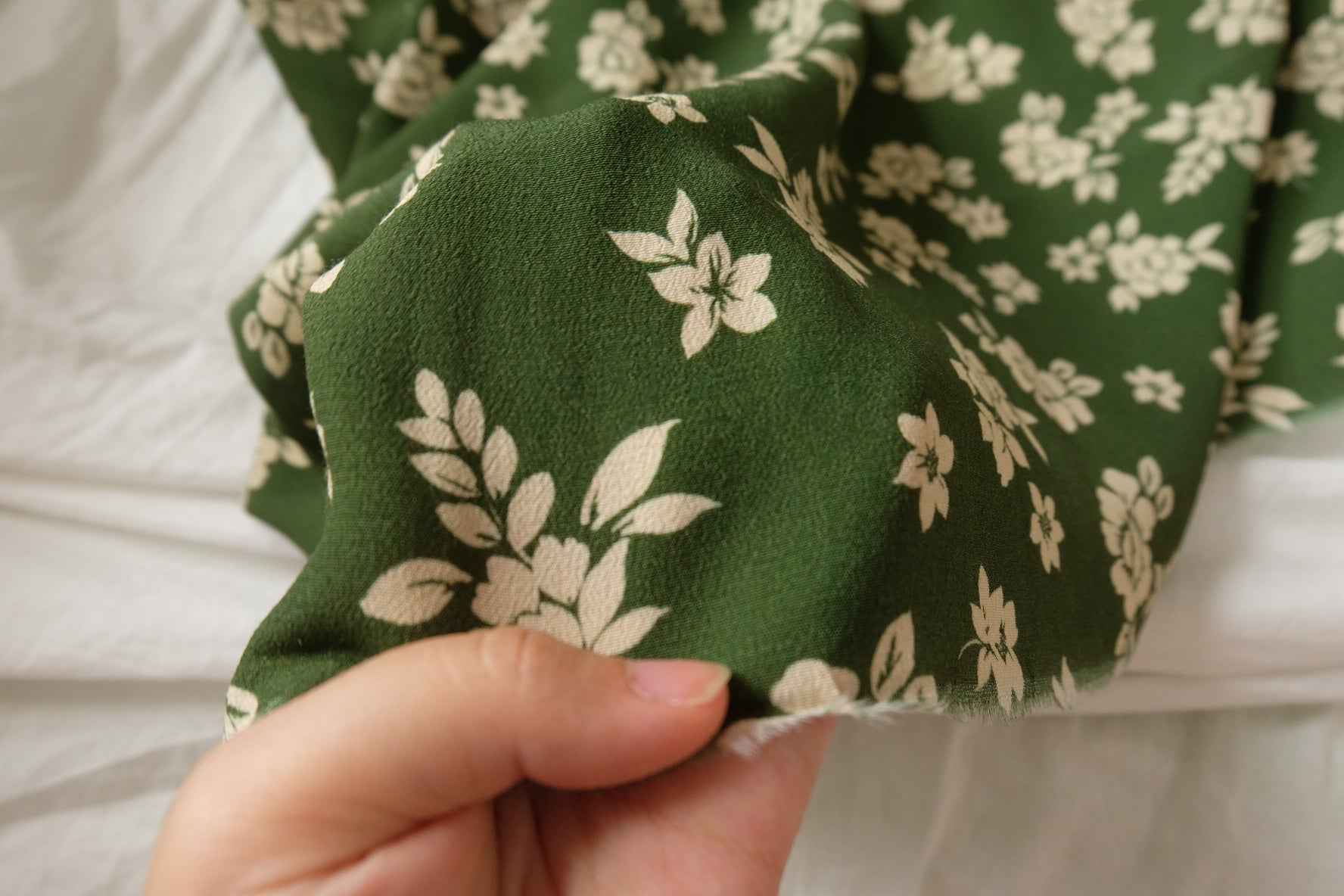Green Floral Rayon Linen-Blend Fabric - 2.19 yd