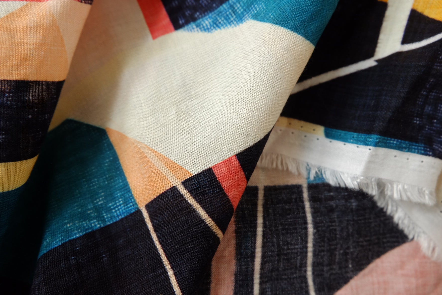 Abstract Geometric Cotton Linen Fabric – Soft, Lightweight Summer Shirting (1.75 yards)