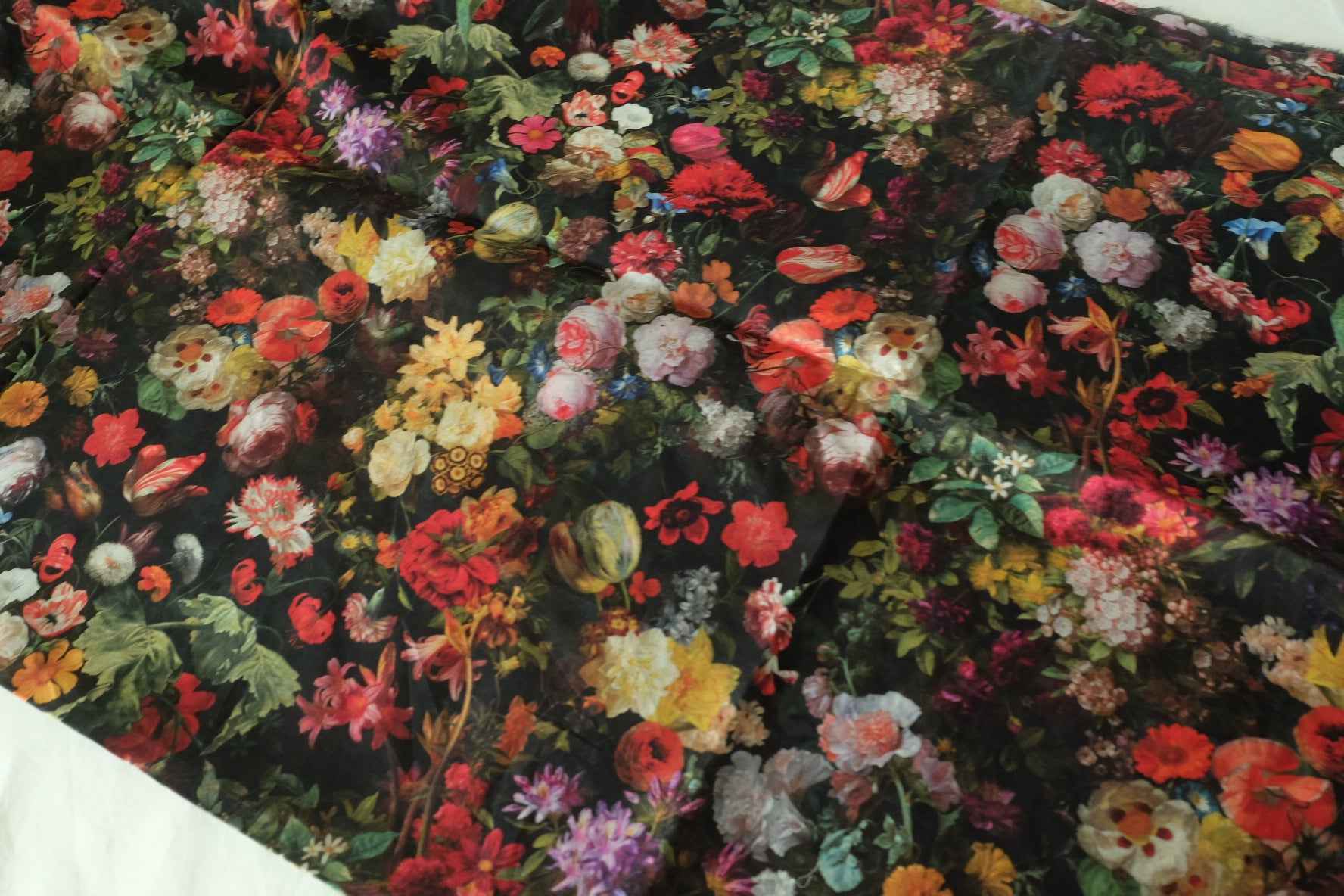 Painterly Dark Floral Cotton Lawn Fabric – 2.7 yd