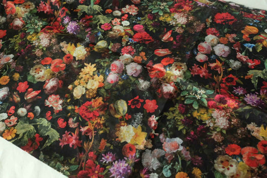 Painterly Dark Floral Cotton Lawn Fabric – 2.7 yd