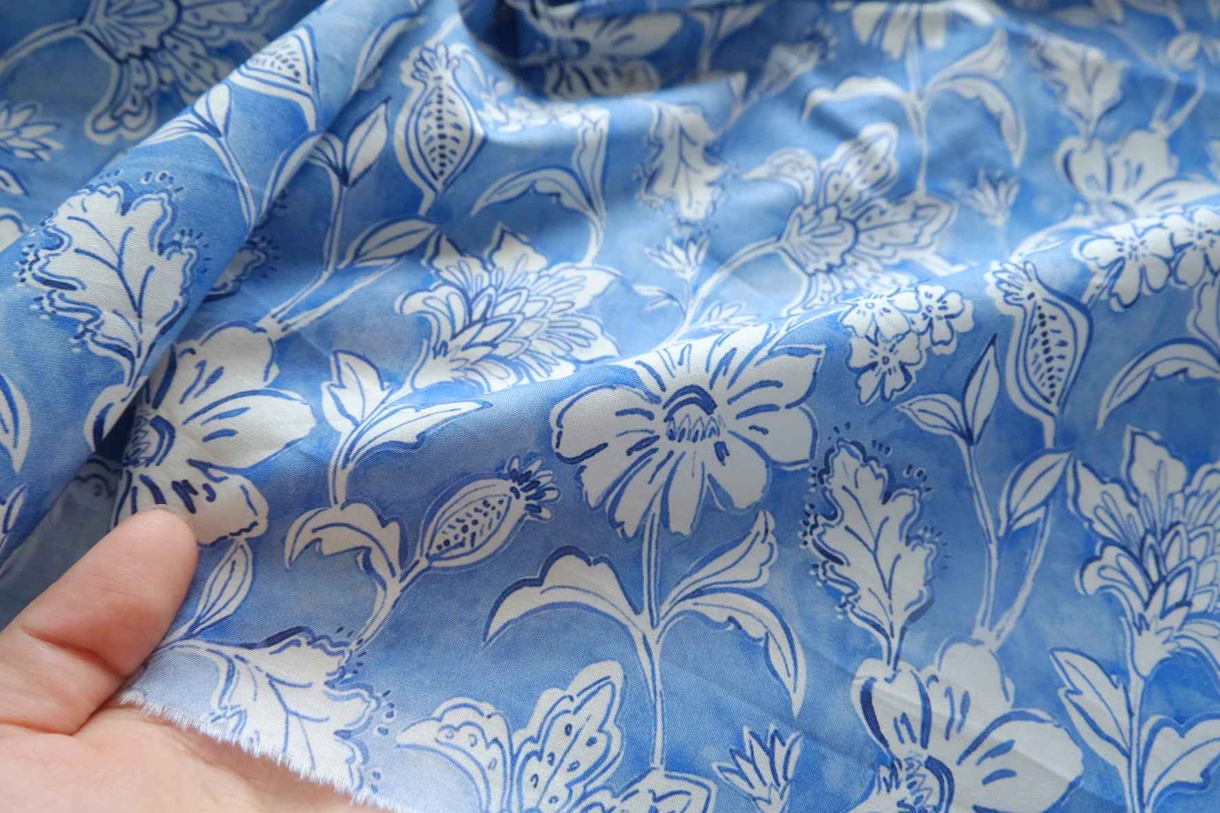 Blue Porcelain Floral Cotton Poplin Fabric - 1.97 yd