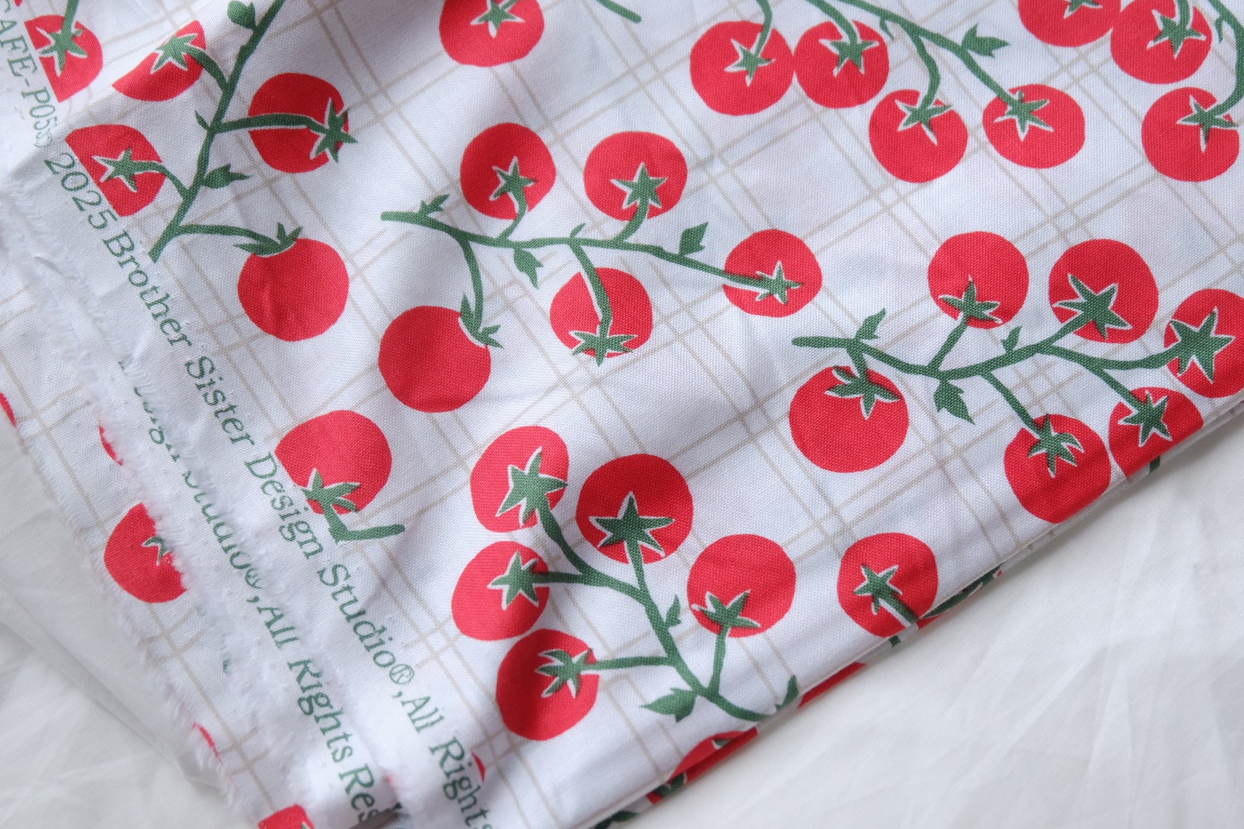 Tomato Vine Quilting Cotton – 2.5 yd