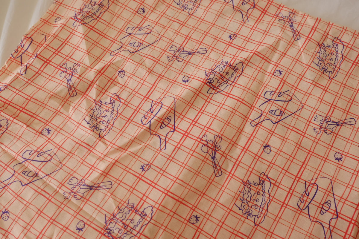 Little Things in the Garden – Playful Printed Cotton – 2.2 yd