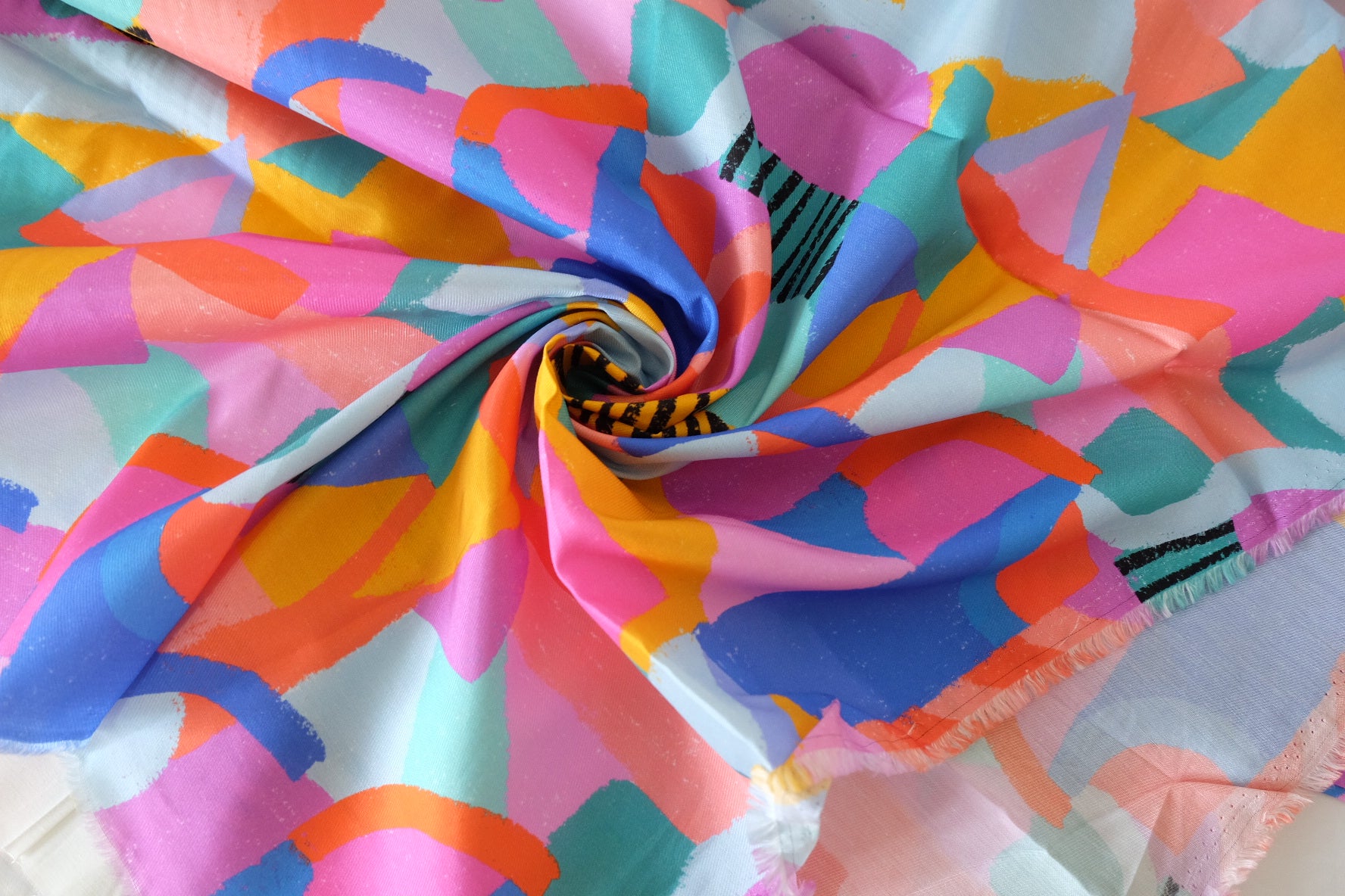 Bold Abstract Rayon Cotton Twill Fabric – 2 yd
