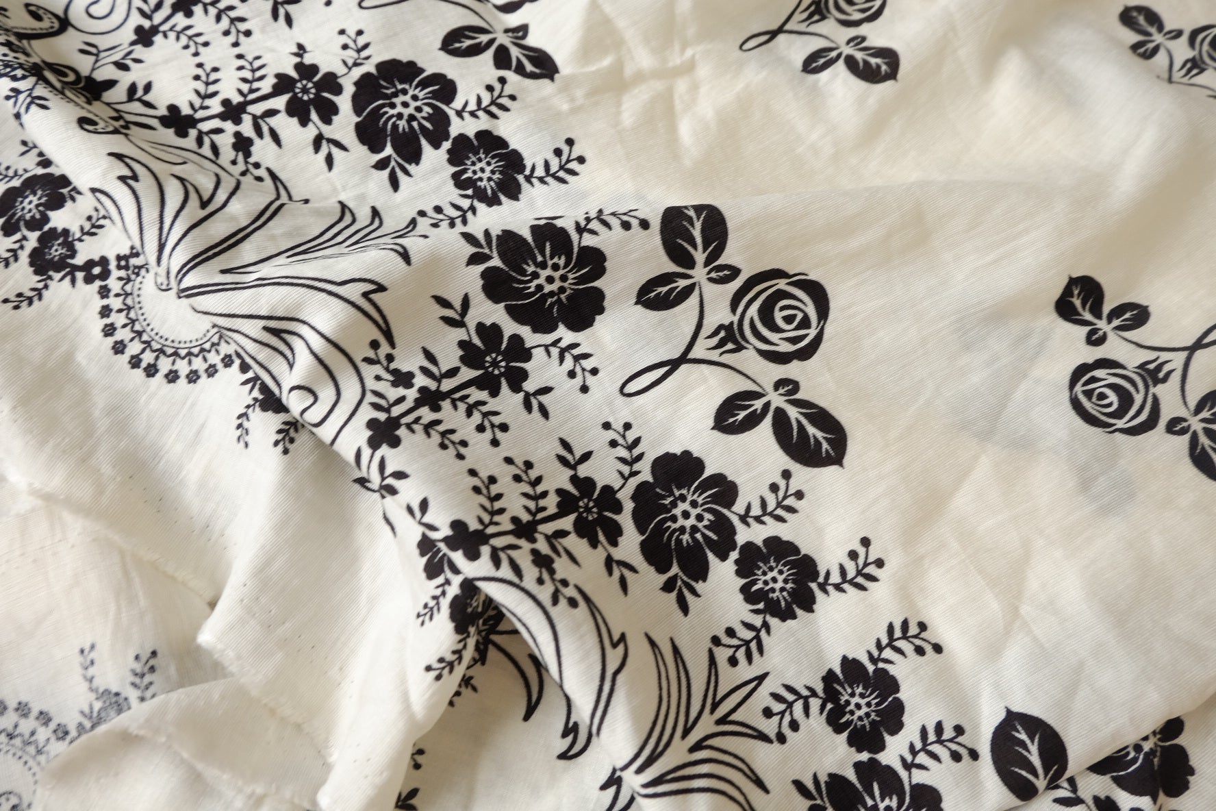 Black Rose Border Lyocell Linen Fabric - 2.19 yd