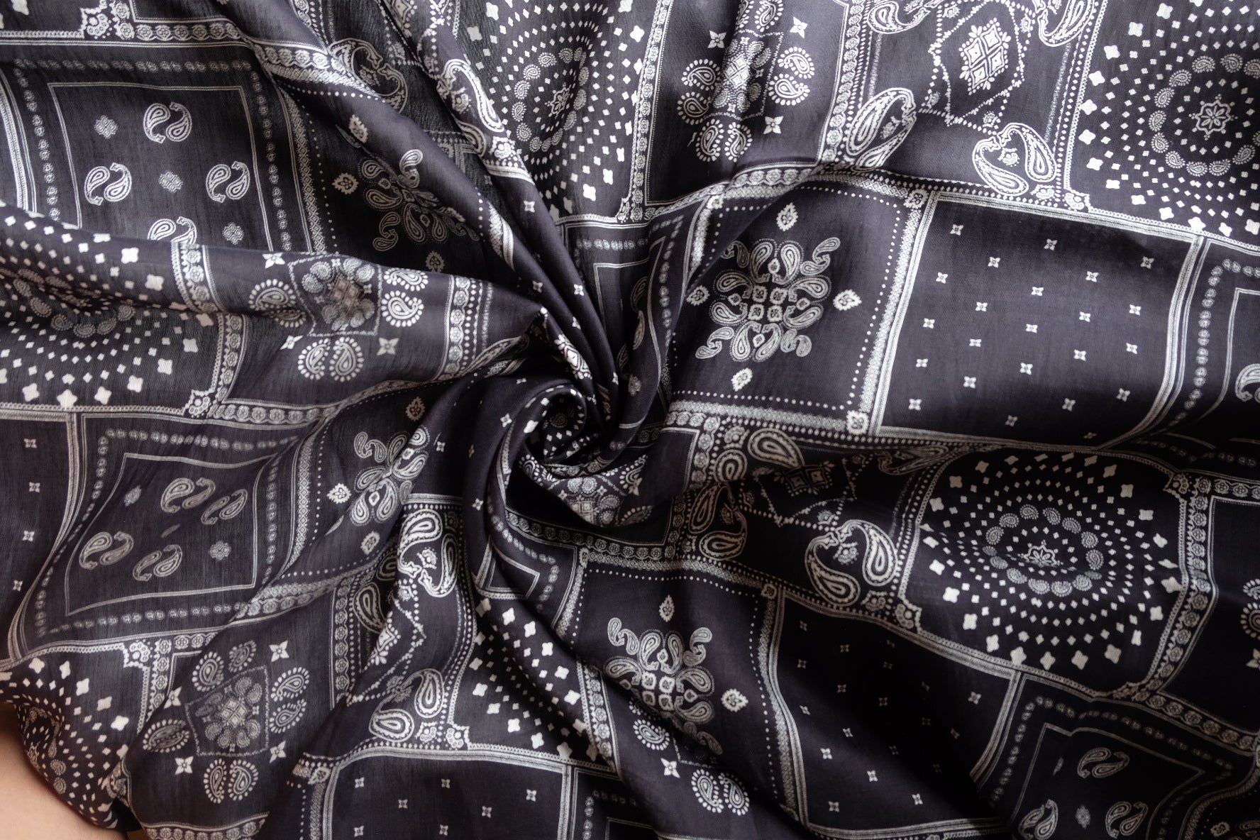 Black Bandana Tencel Ramie Blend – 2.2 yd