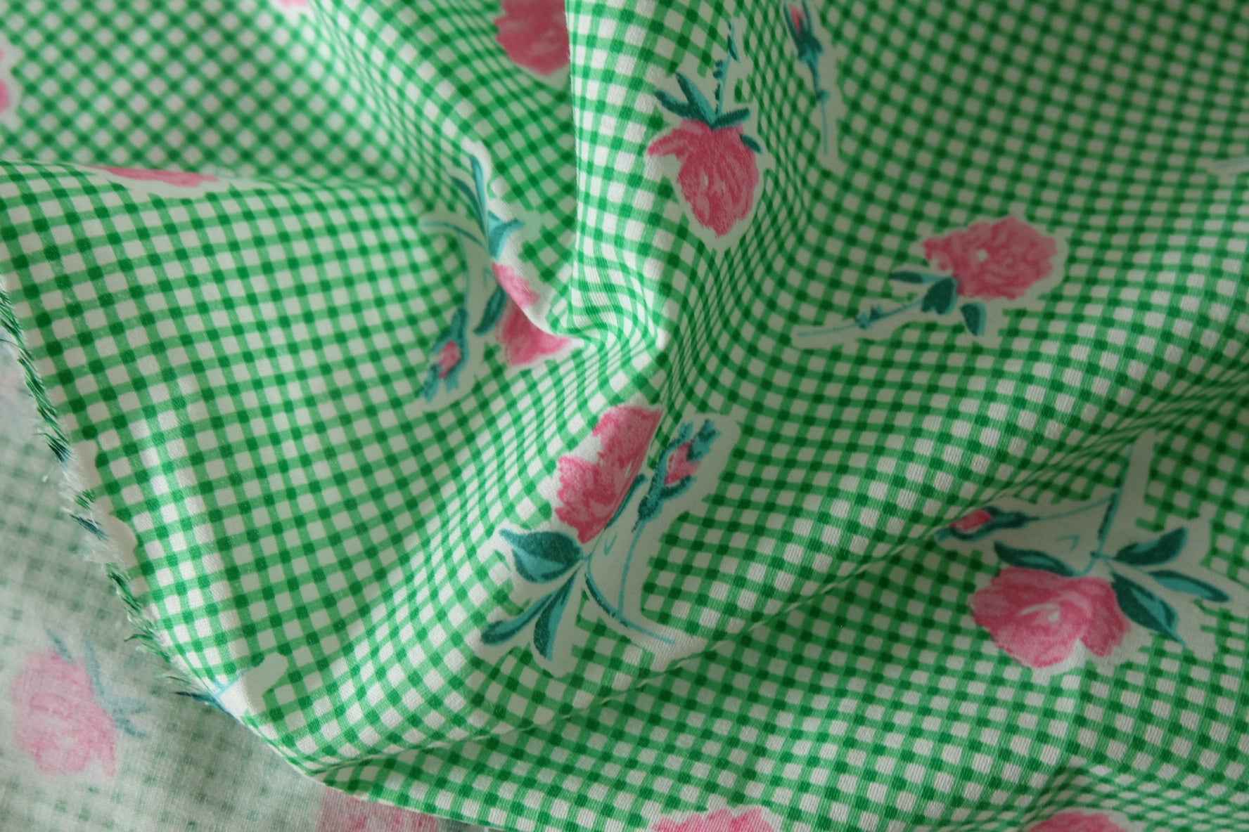 Green Gingham Rose Dense Cotton Poplin Fabric – 2.2 Yards