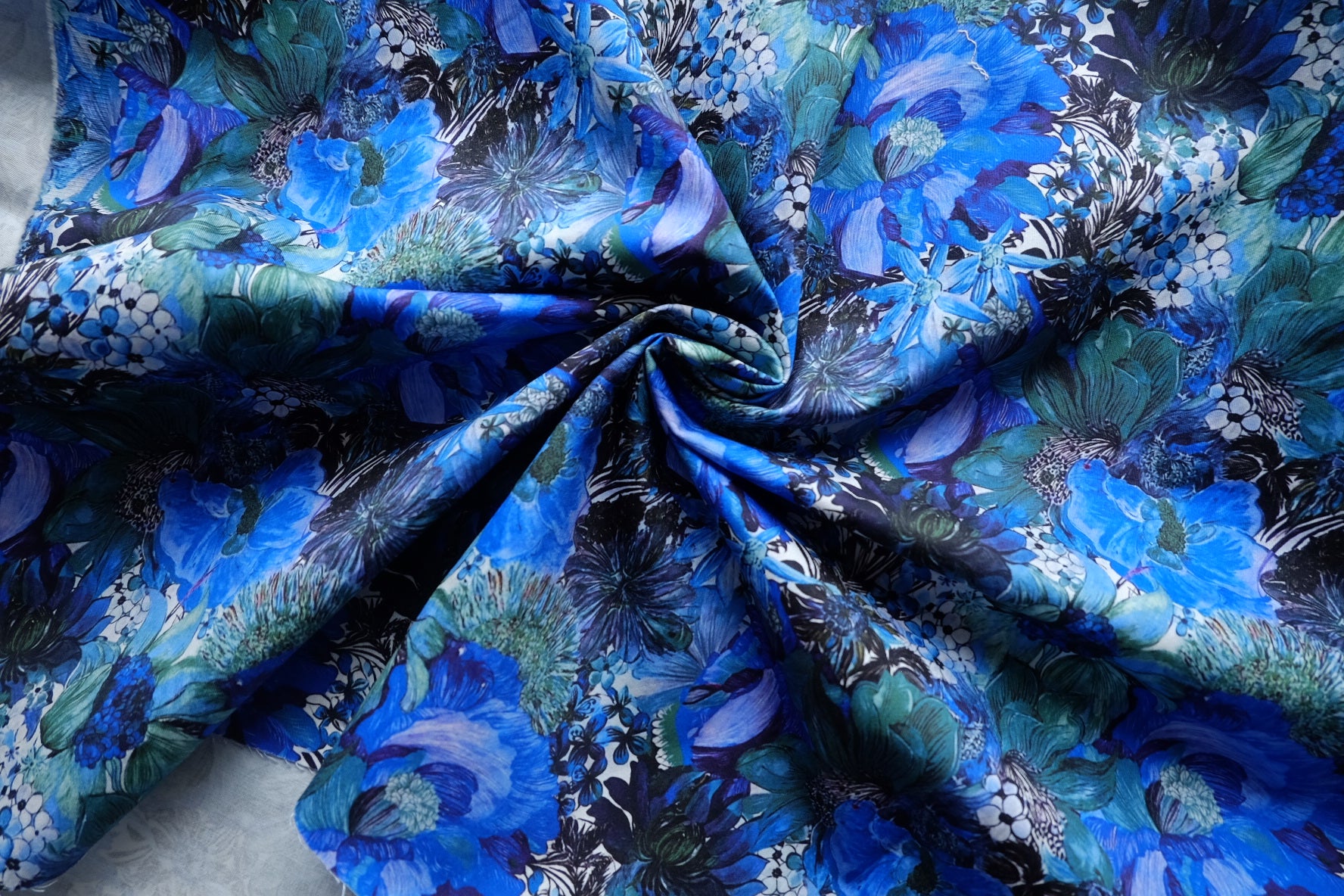 Deep Blue Botanical Cotton Twill – 2.2 yd/1.1 yd