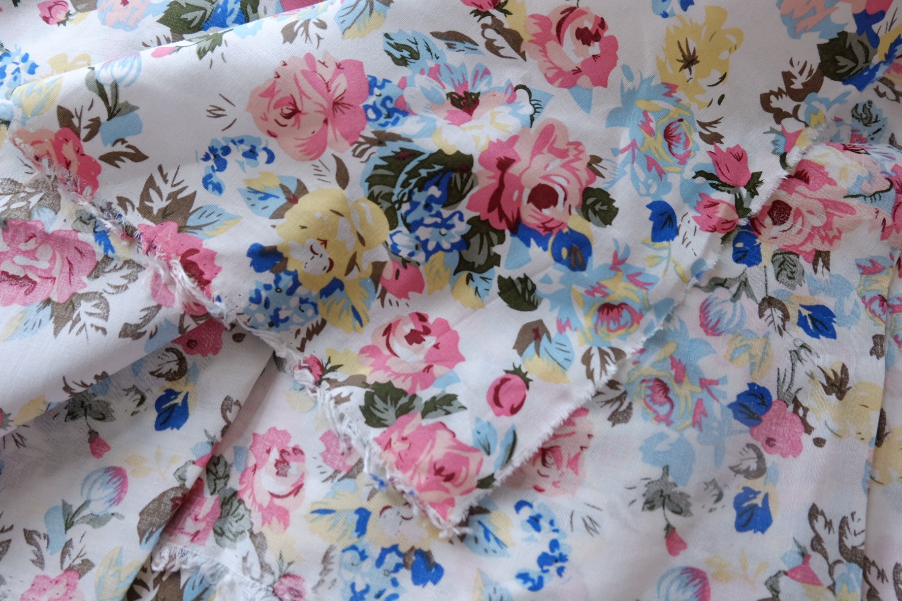 Vintage Rose 40s Cotton Fabric - 3.28 yd