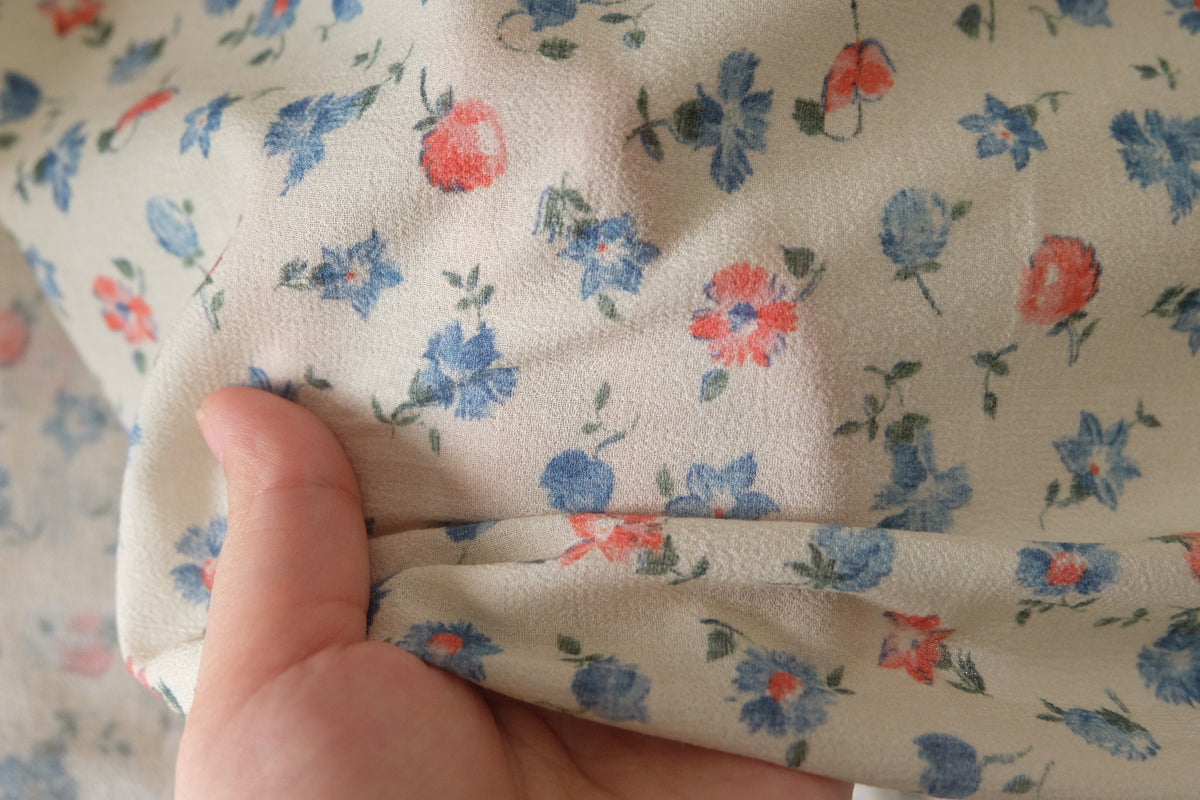 Vintage Ditsy Floral Ultralight Cotton – 2.2 yd
