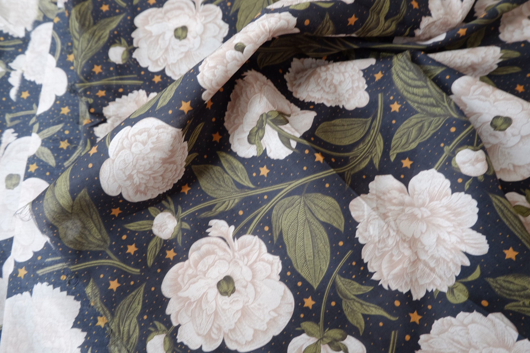 Midnight Peony Star Cotton Lawn — 1.64 yd