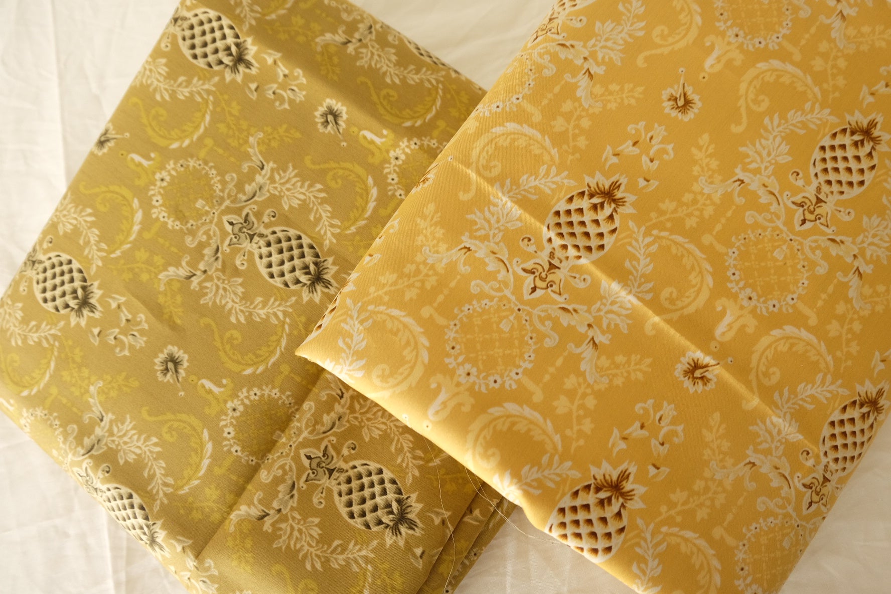 Pineapple Scroll Print Silk-Cotton Interwoven Fabric  3.28 yd Piece
