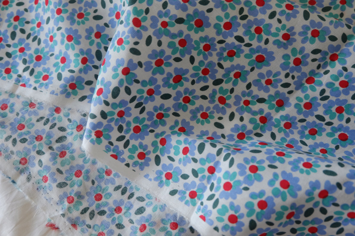 Blueberry Daisy – Floral Cotton Fabric | 2.2 Yards