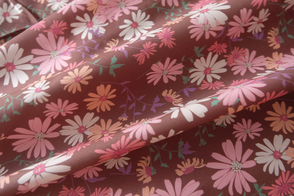 Chocolate Daisy Garden – Silky Cotton Lawn – 3.3 yd