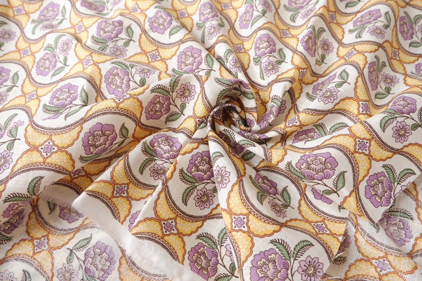 Vintage Tile Floral Linen Cotton Fabric - 1.64 yd