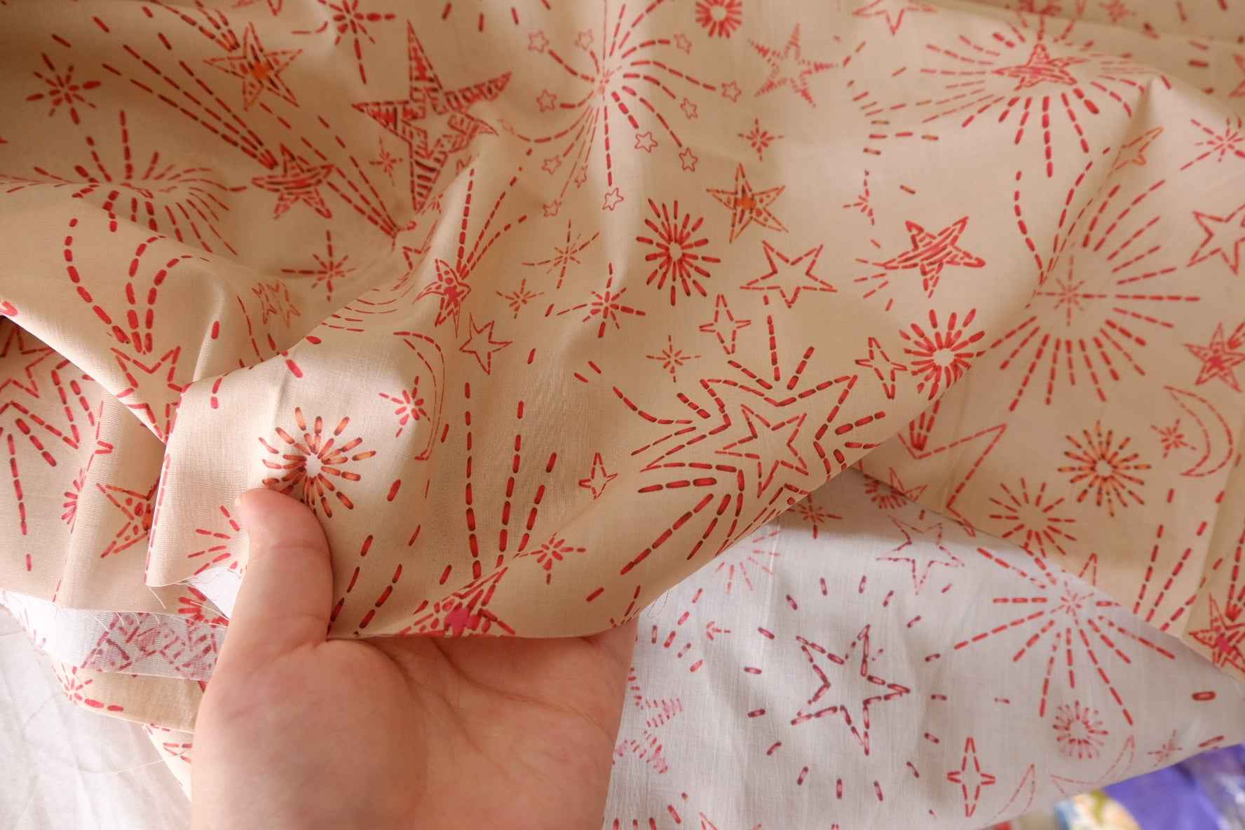 Red Starburst Cotton Lawn Fabric – 3.3 yd