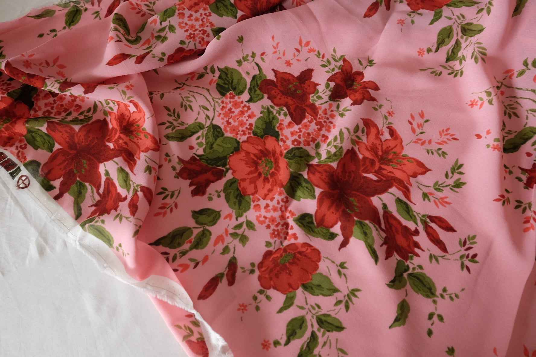 Romantic Red Floral Viscose Crepe Fabric – 3.3 Yards