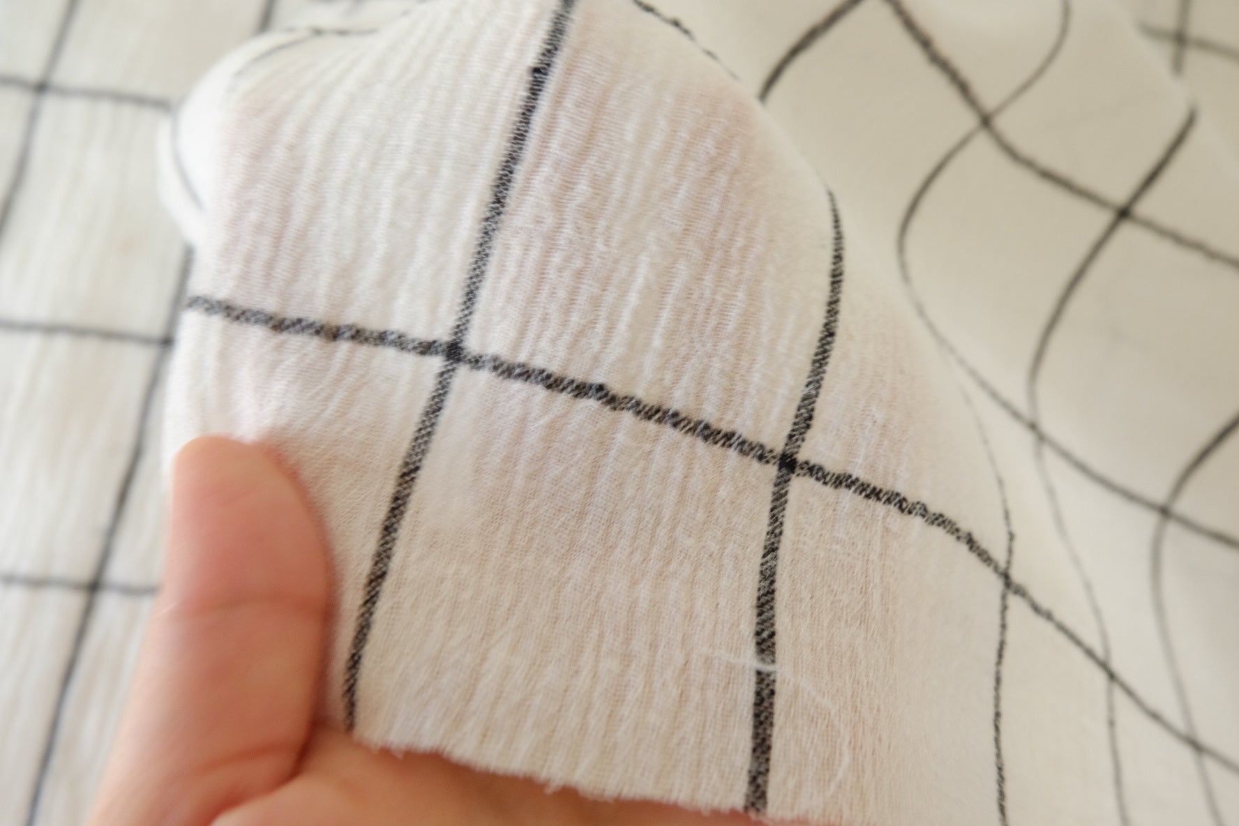 Textured Cotton Linen Fabric – Soft Crinkled Grid Weave (3.3 yd Cut)