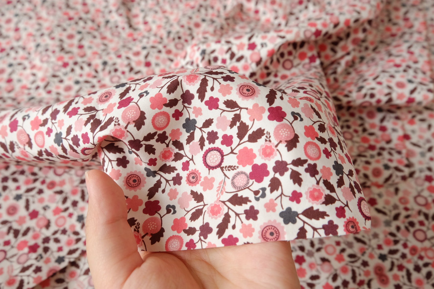 Pink Ditsy Floral 60s Cotton Poplin, 3.28 Yards