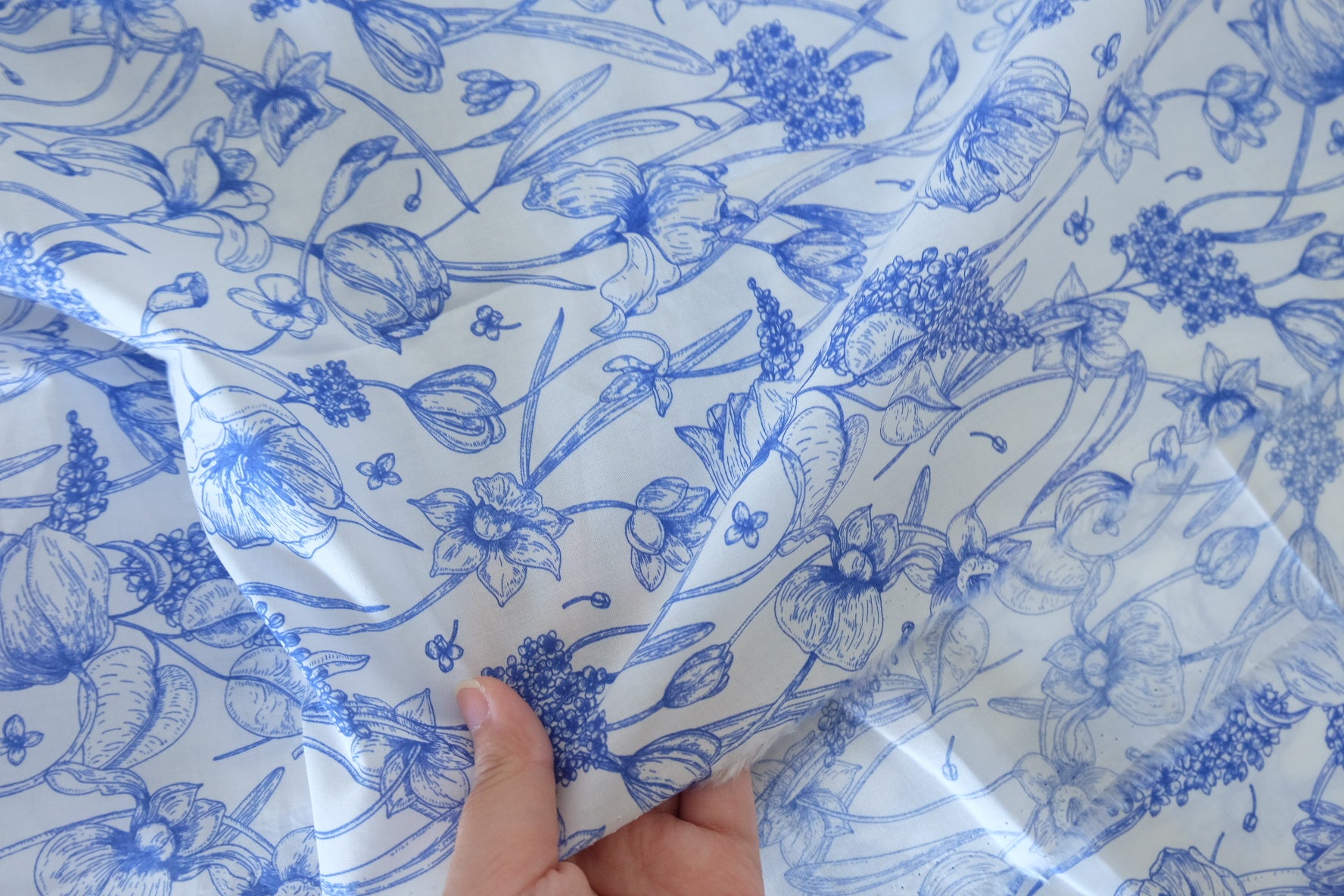 Blue Botanical Sketch 60s Cotton Poplin Fabric – 2.7 yd