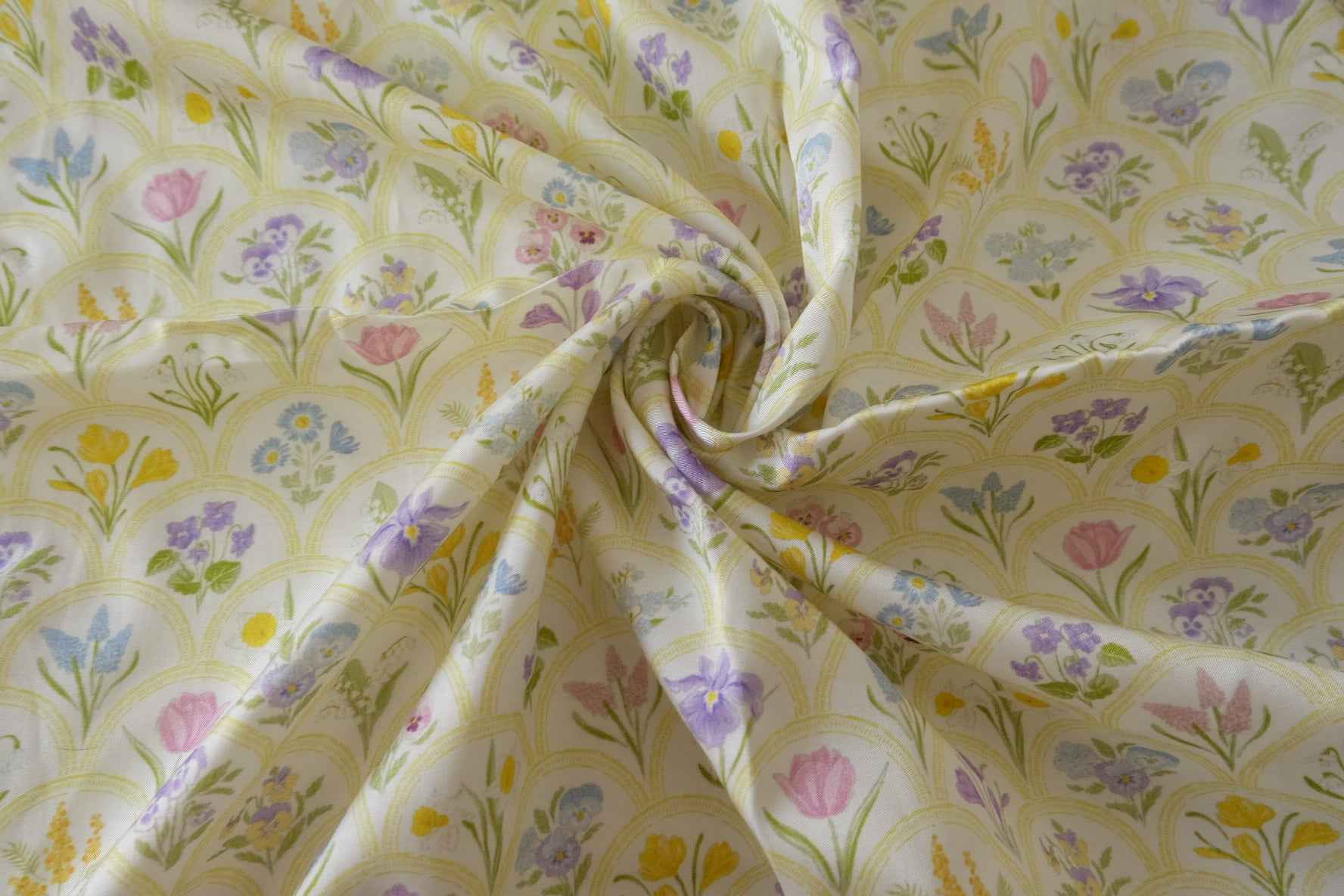 Scallop Floral Rayon Sateen Fabric – 3.3 yd