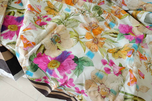 Border Print Lightweight Cotton Lawn Dress Fabric – 5.5 yd