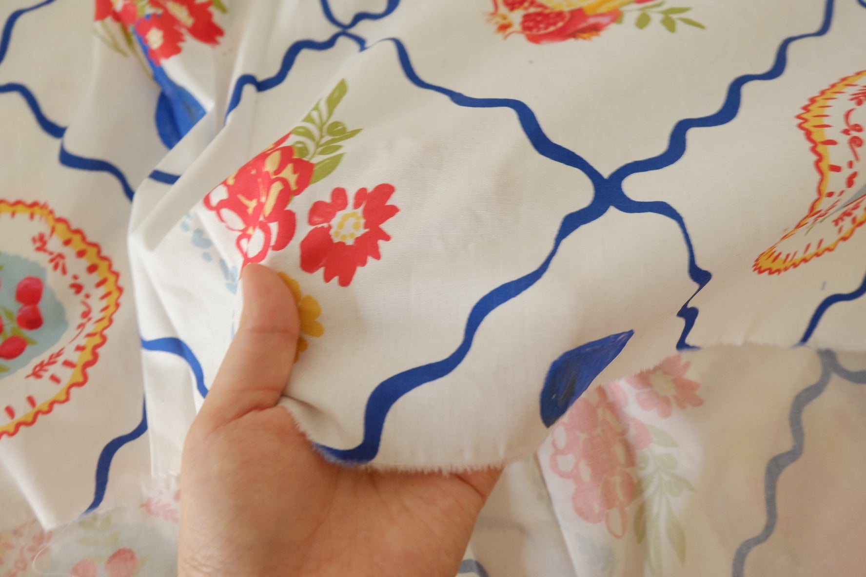 Table Setting Cotton Poplin Fabric – 3.3 yd