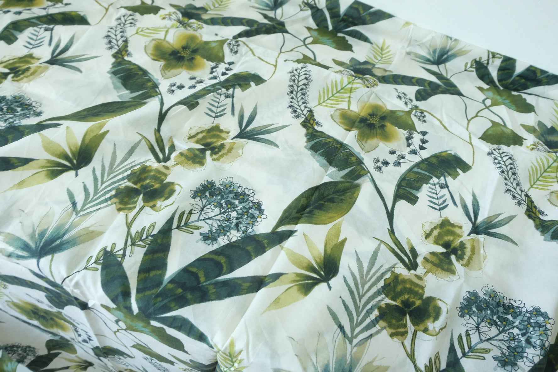 Green Tropical Botanical Cotton Fabric – 2.7 yd