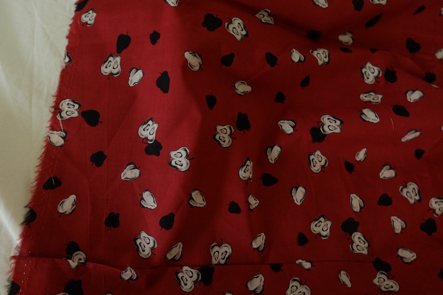 Red Apple Cotton Lawn Fabric – 2.3 yd