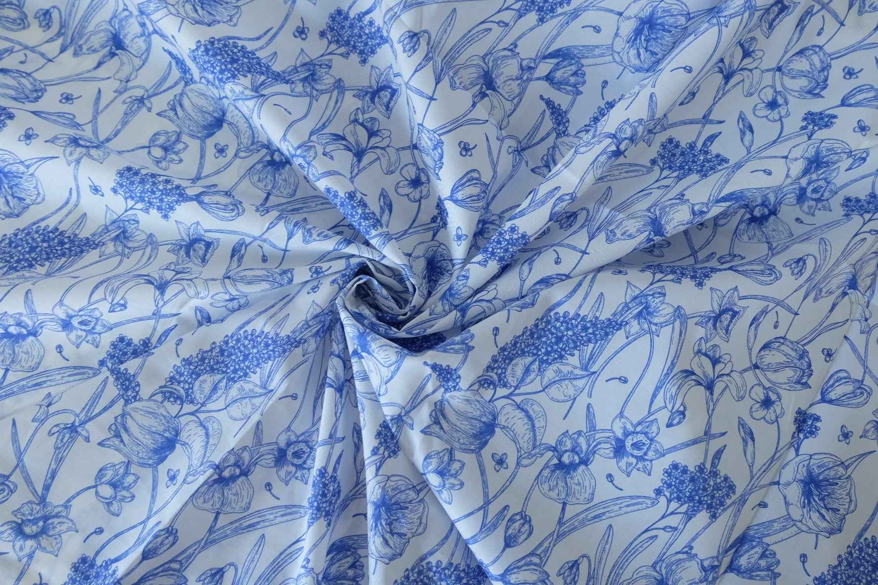 Blue Botanical Sketch 60s Cotton Poplin Fabric – 2.7 yd