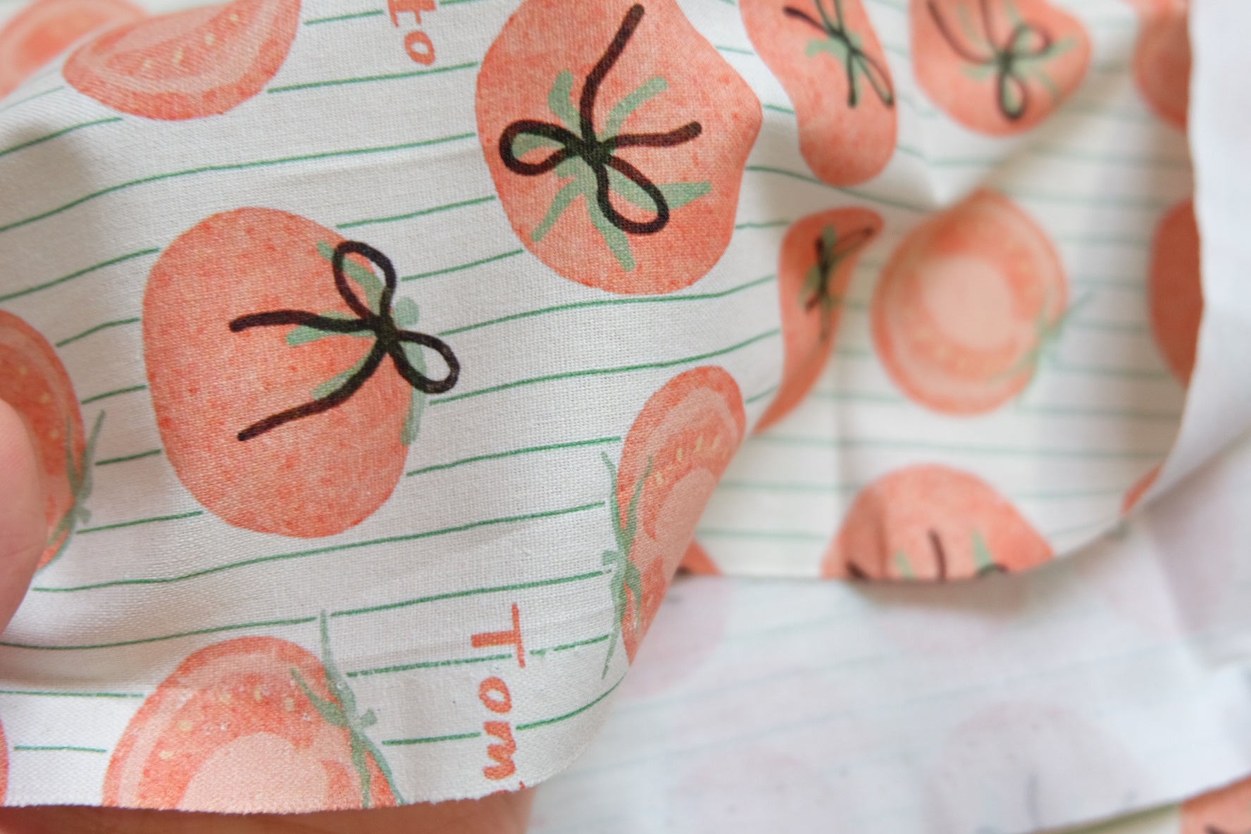 Retro Tomato Print Cotton Fabric, 1.64 Yards