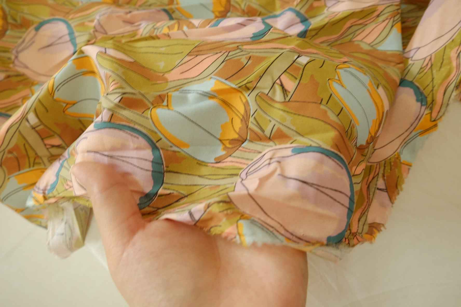 Vintage Tulip Cotton Lawn Fabric – 1.9 yd