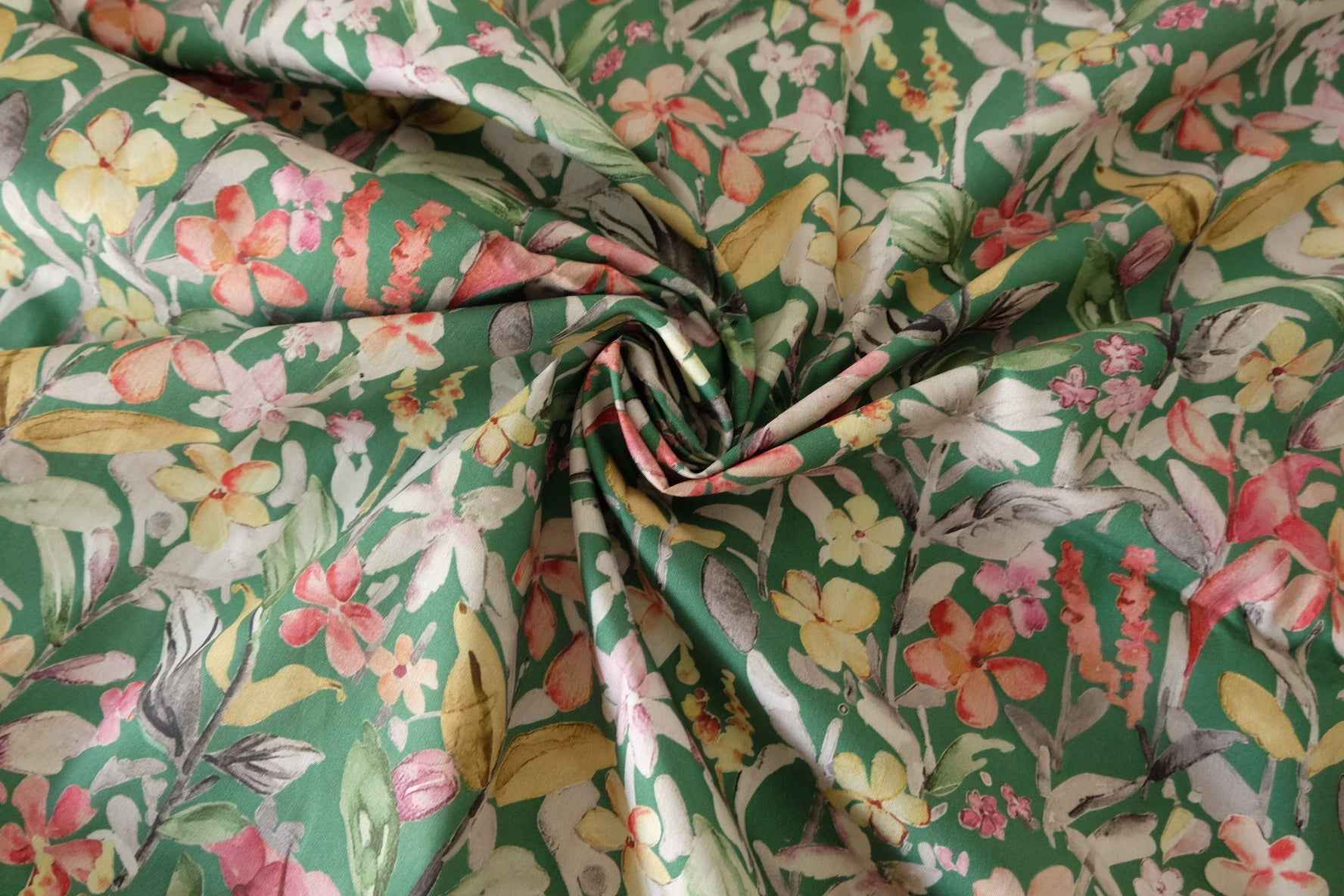 Tropical Floral 60s Cotton Poplin Fabric – 3.3 yd
